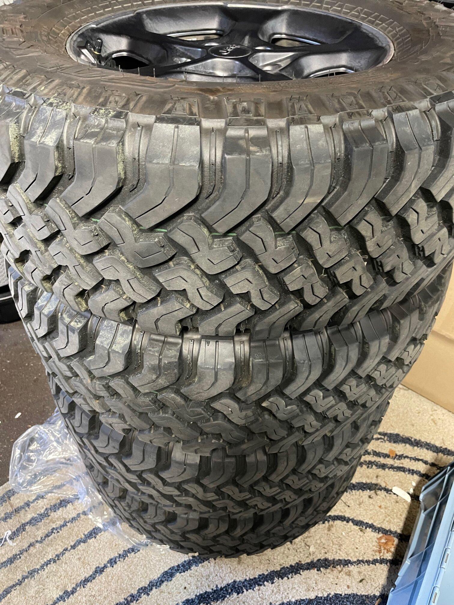 Jeep Gladiator Rubicon wheels with Mud Terrains IMG_3631