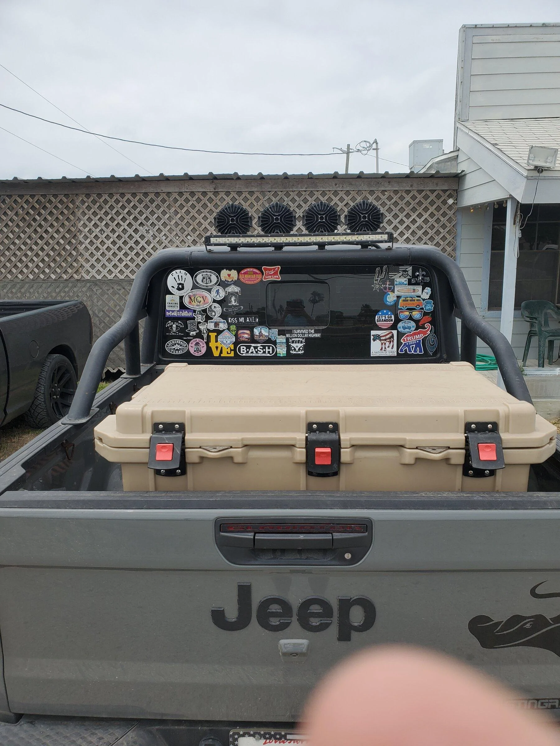Jeep Gladiator Ass end higher than front end after lift?! 16497890094335578989211449058156