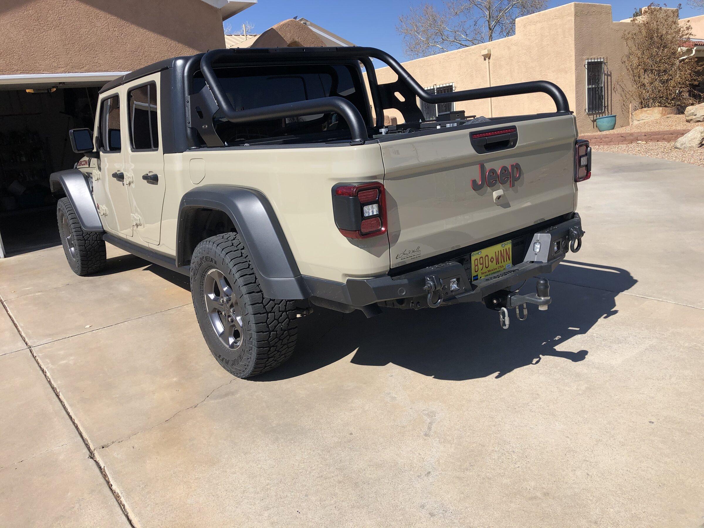 Jeep Gladiator Low profile front bumper 6FD31390-9757-445C-8069-7D14C524968C