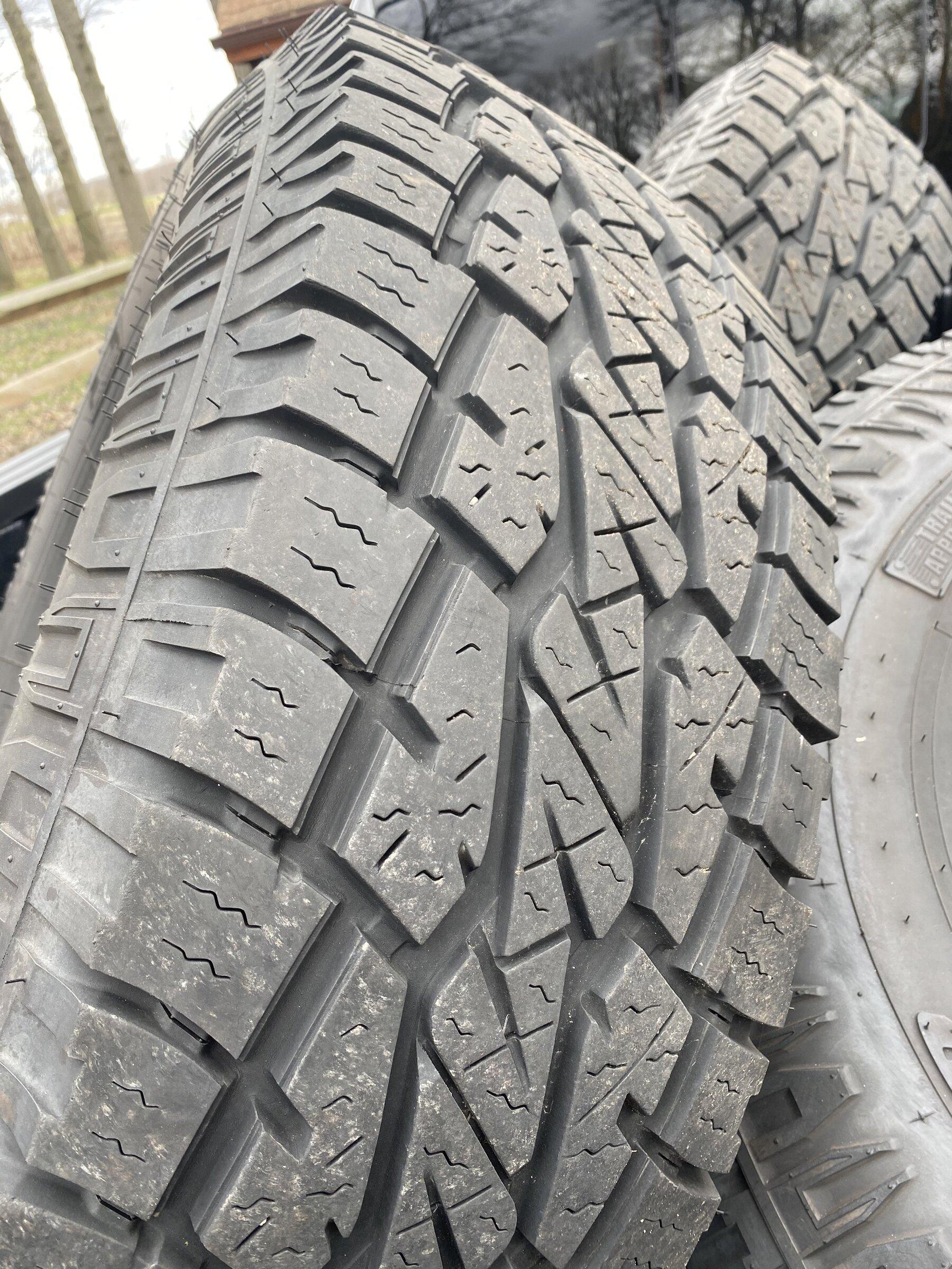 Jeep Gladiator 37/12.50 17 Procomp A/T Sports on black Quadratec Recons 839F63E9-1A84-4C1A-91AD-CF7BB0B4948A