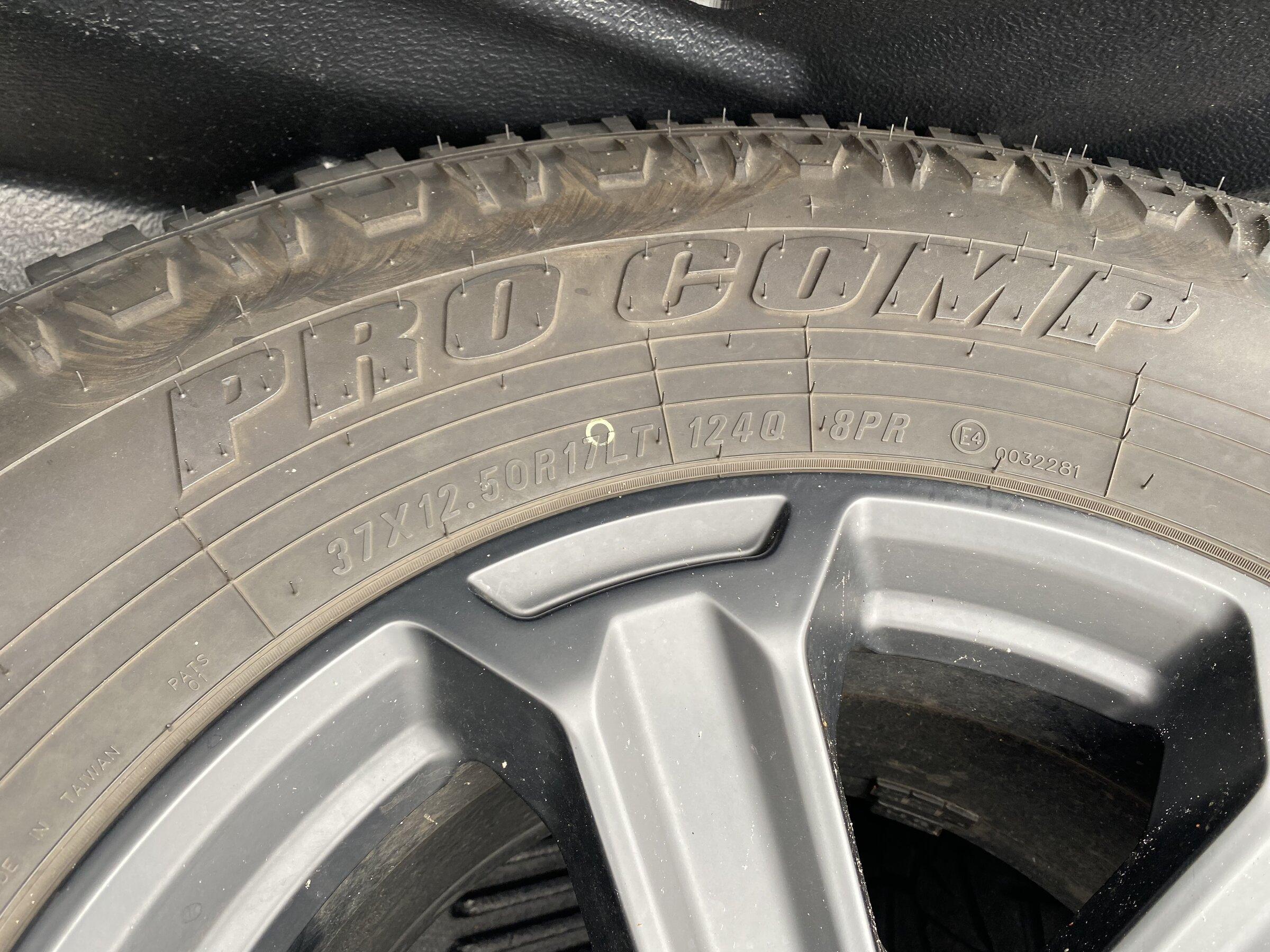 Jeep Gladiator 37/12.50 17 Procomp A/T Sports on black Quadratec Recons 9D704EA5-3CDB-4E22-8E28-D703DD0E25B3