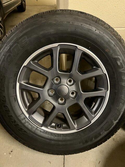 Jeep Gladiator 2020 Gladiator Overland Wheels/Tires $450 IMG_0644