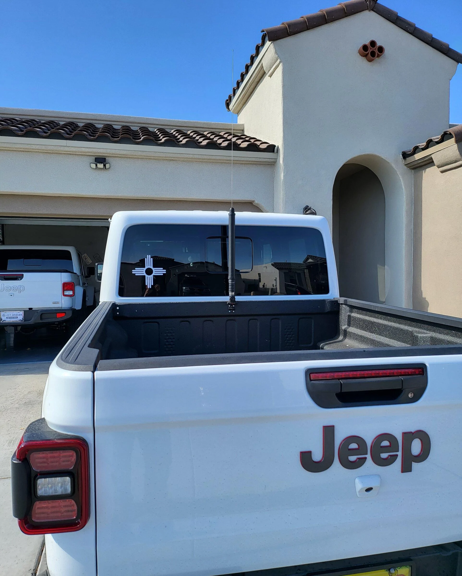 Jeep Gladiator Cb antenna location radio interface? 20220120_123638