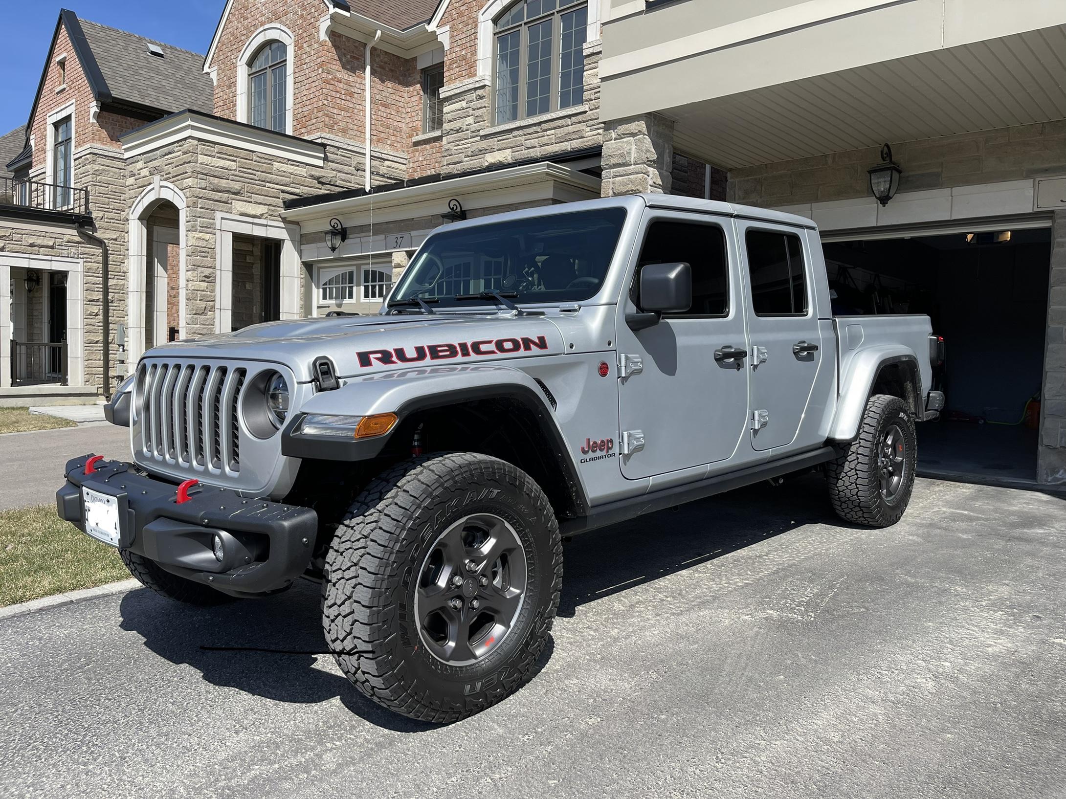 Jeep Gladiator SILVER ZYNITH Gladiator JT Club 38AA7447-C101-4F0E-B0FD-577C158AB59E