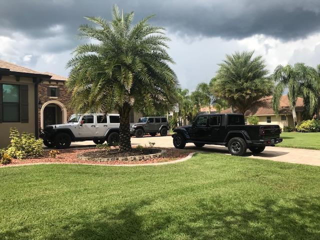 Jeep Gladiator Group shot! All the family Jeeps in one photo! Let's see some Jeep familys! IMG_2811