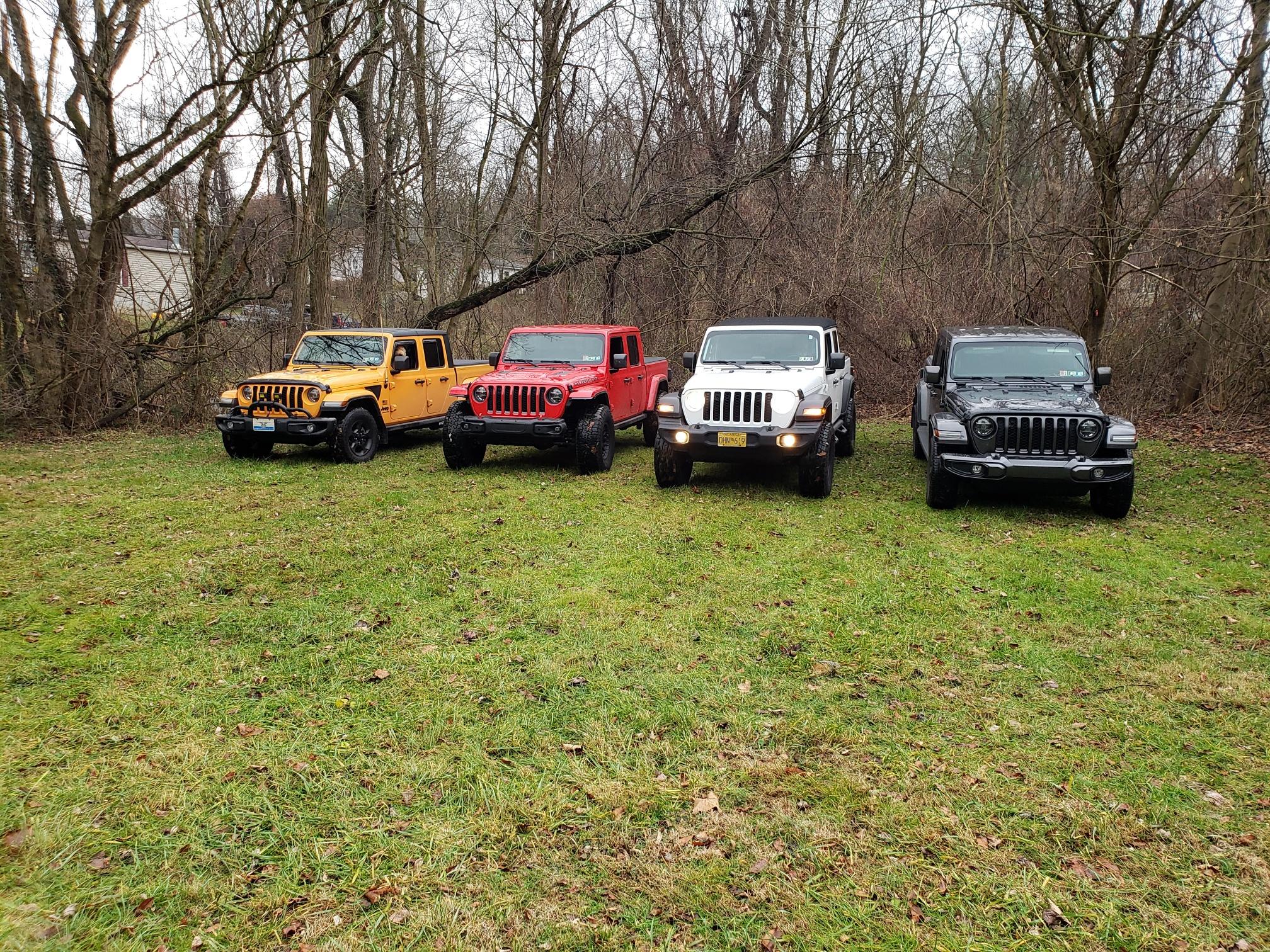 Jeep Gladiator Group shot! All the family Jeeps in one photo! Let's see some Jeep familys! 20211231_161456_resized
