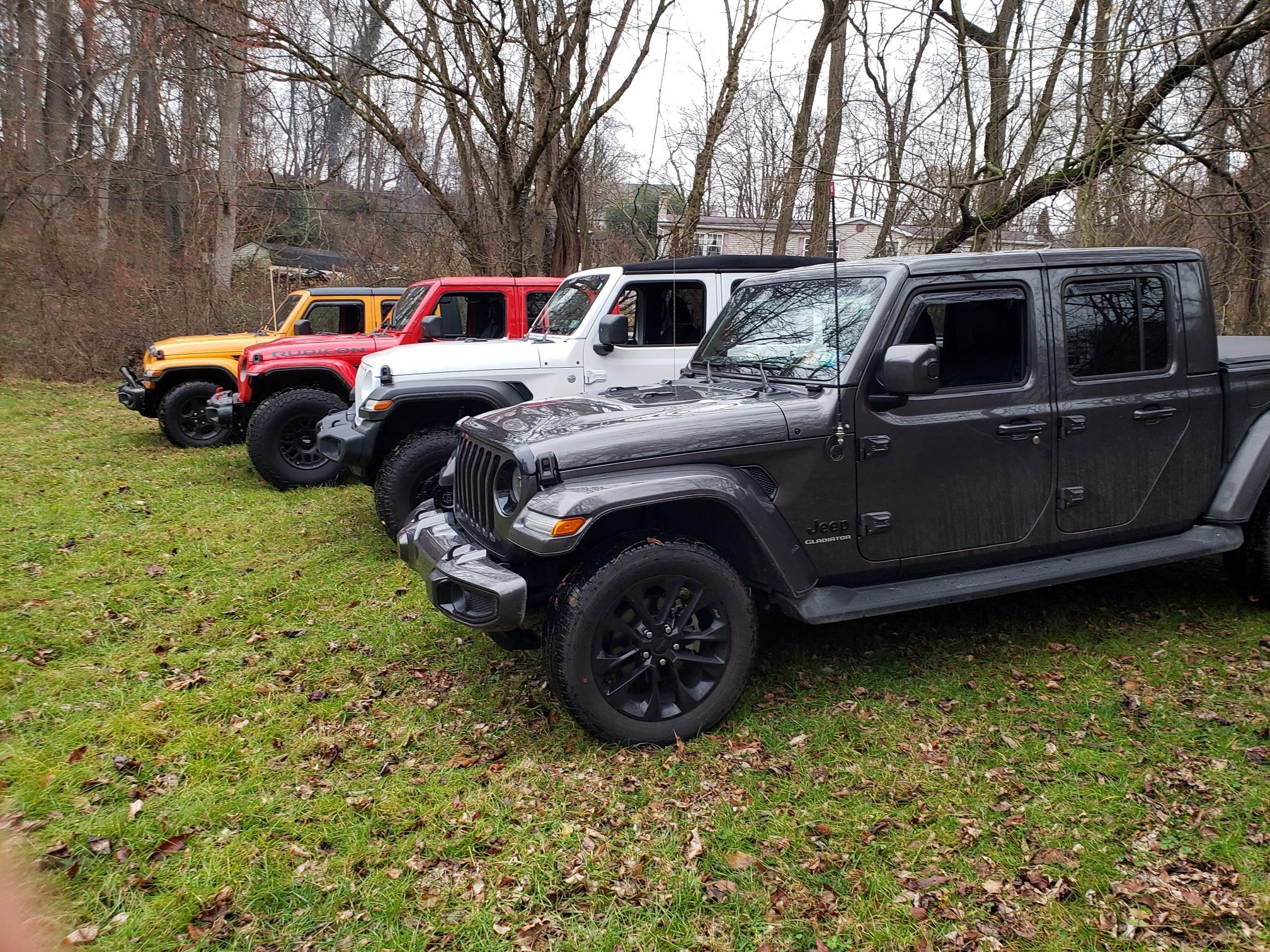 Jeep Gladiator Group shot! All the family Jeeps in one photo! Let's see some Jeep familys! 20211231_162104_resized