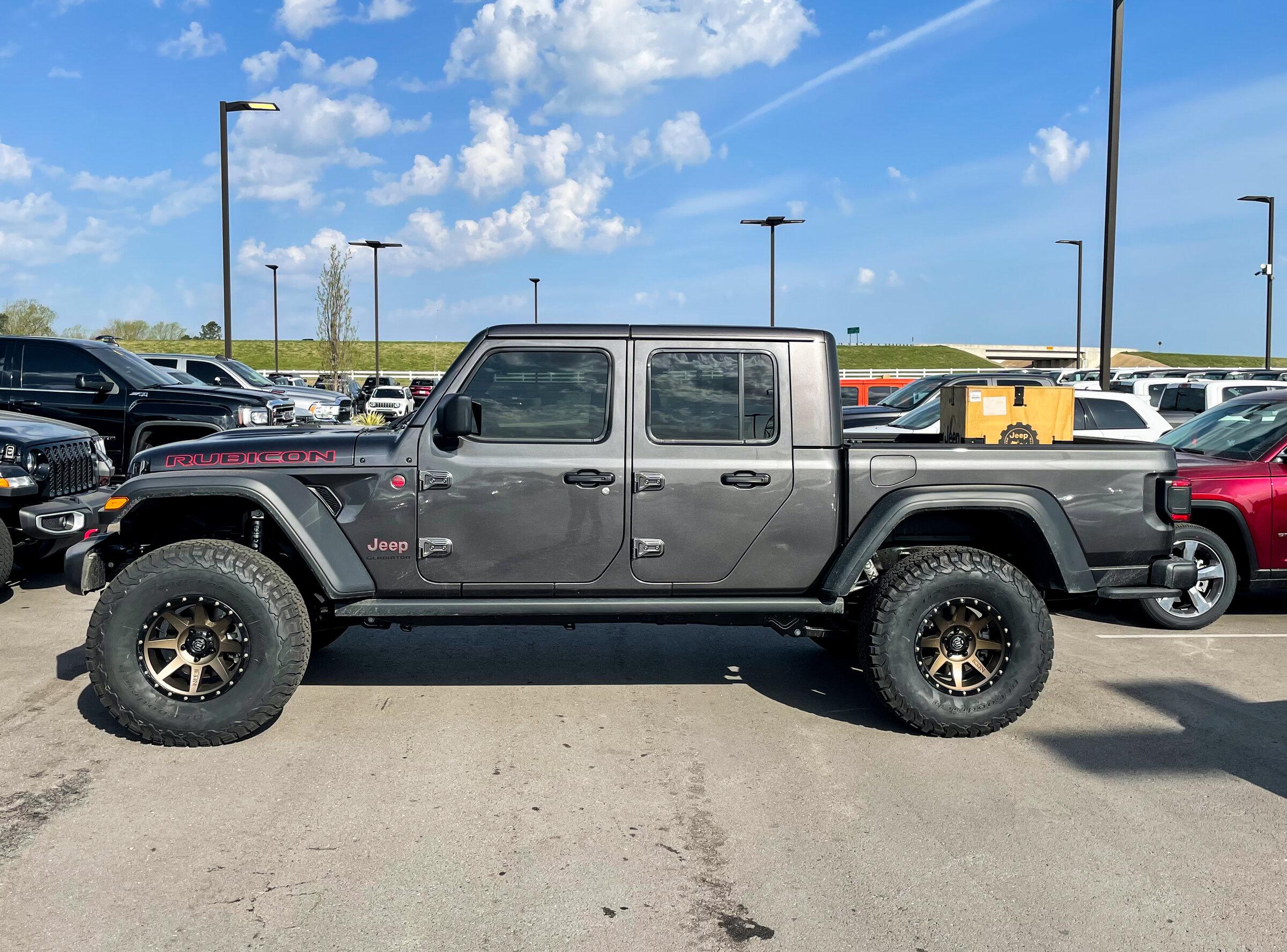 Jeep Gladiator SHOW ME YOUR WHEELS! FC61B018-4D36-49E1-8105-A3FE63772F7A