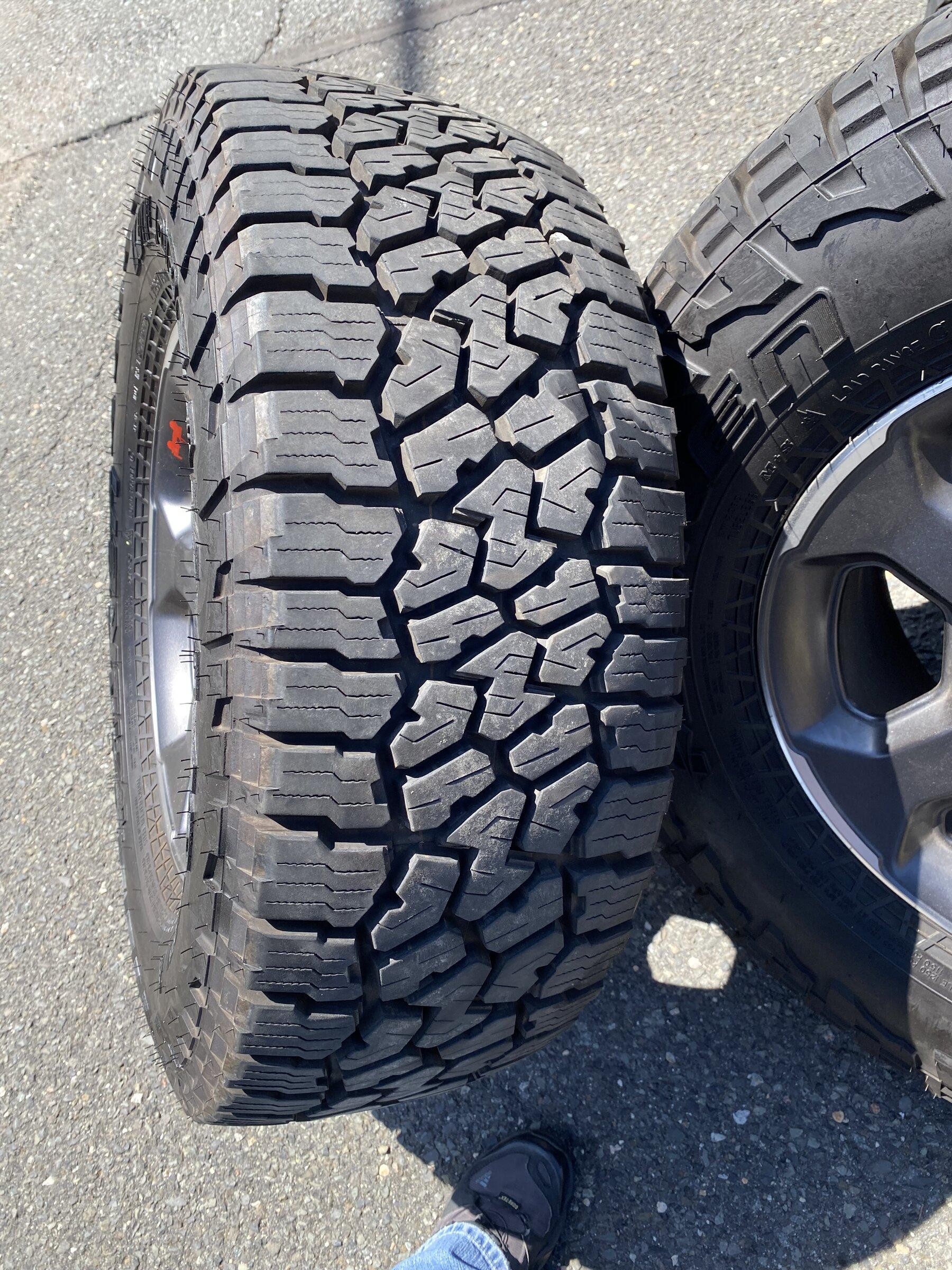 Jeep Gladiator Rubicon take off wheels and tires 953939FD-48CF-4CA6-BF9D-F7F090097E78