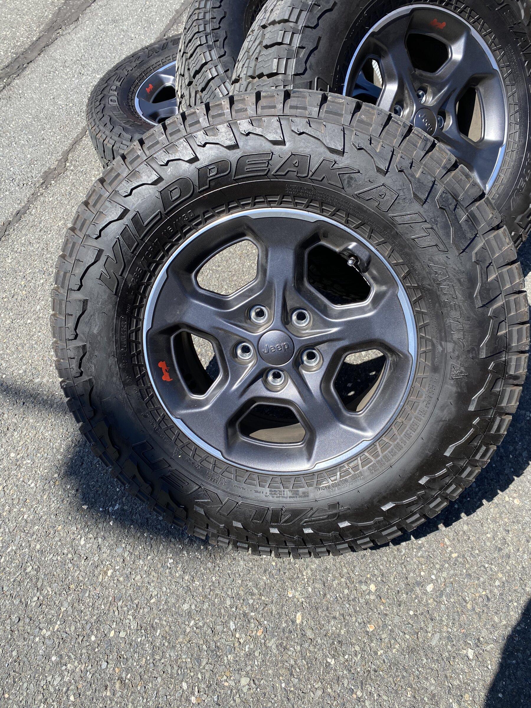Jeep Gladiator Rubicon take off wheels and tires 19ACBF3C-2A87-4BDD-B3C4-F0DF59CF443B