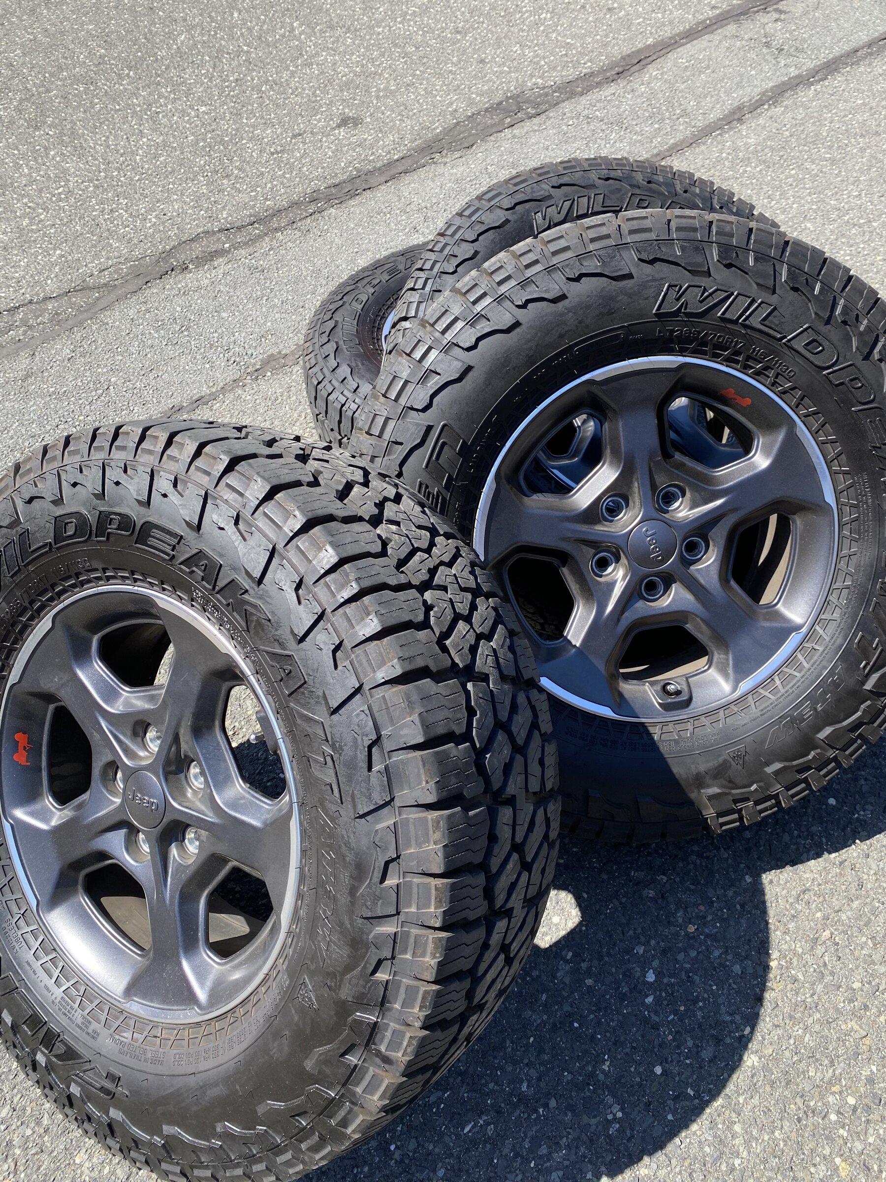 Jeep Gladiator Rubicon take off wheels and tires 2246FBAE-A99A-4A06-ADB6-41FC0F7959F0