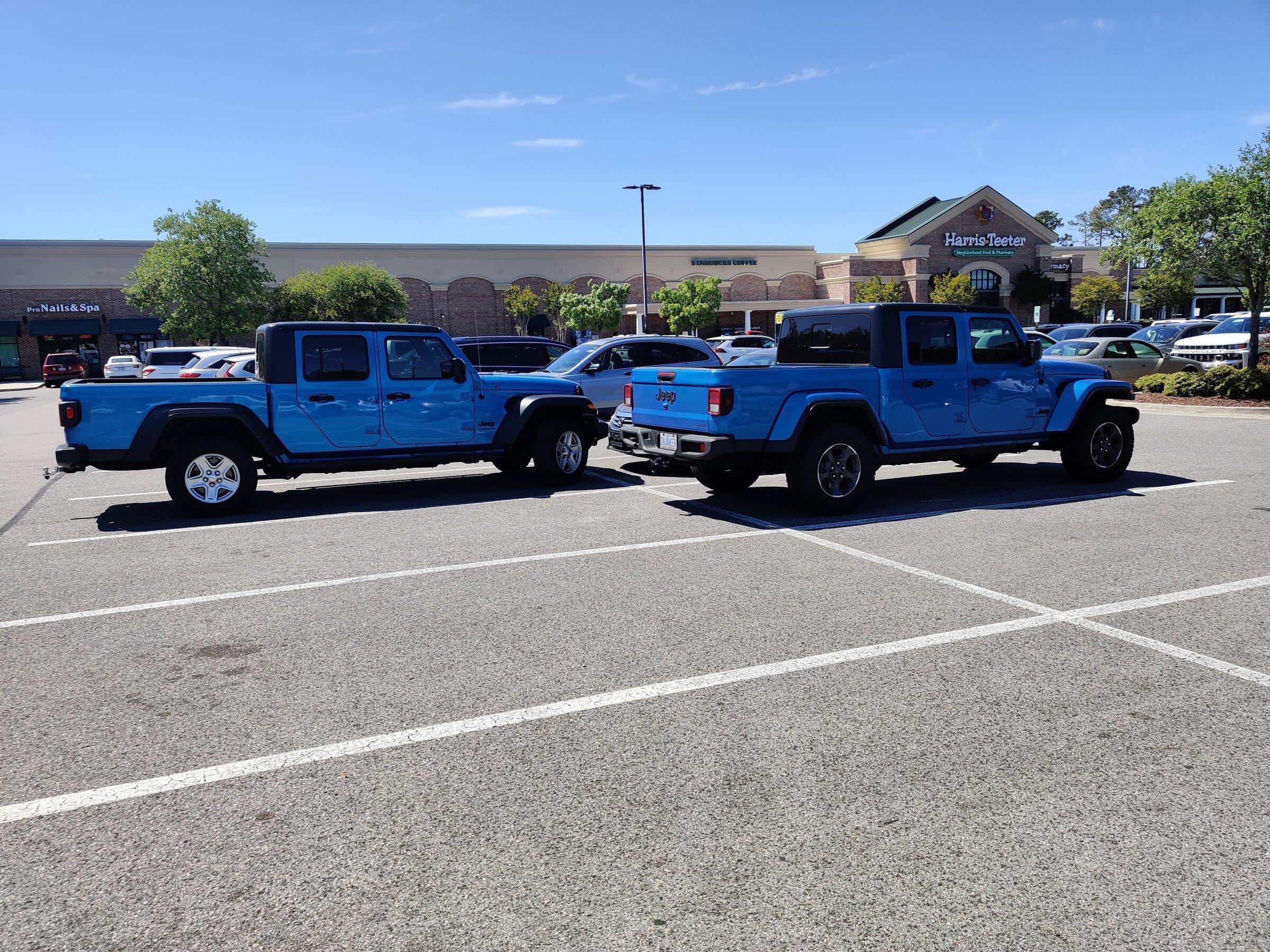 Jeep Gladiator Jeeps Parking Next To Jeeps IMG_20220415_144543