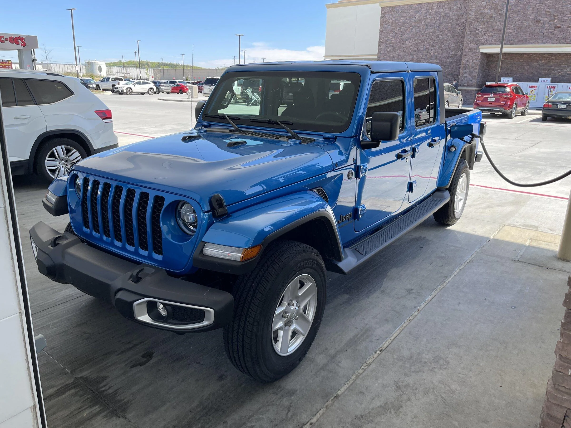 Jeep Gladiator Gupton Motors up to 8% below invoice 227957BE-FAA1-45E7-998F-4C6938B8646E