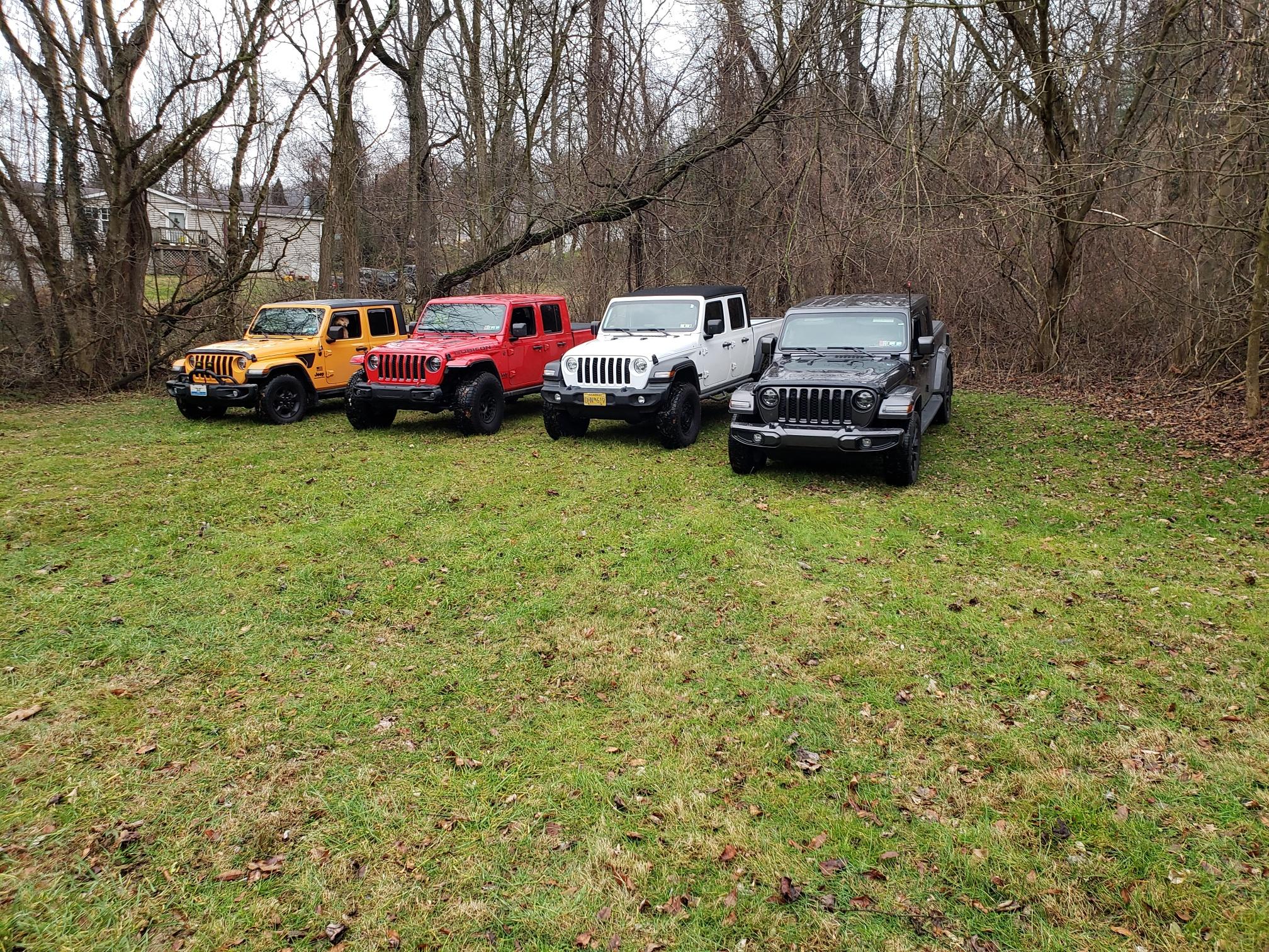 Jeep Gladiator Three Gladiator Family..... and a Wrangler. 20211231_161311_resized
