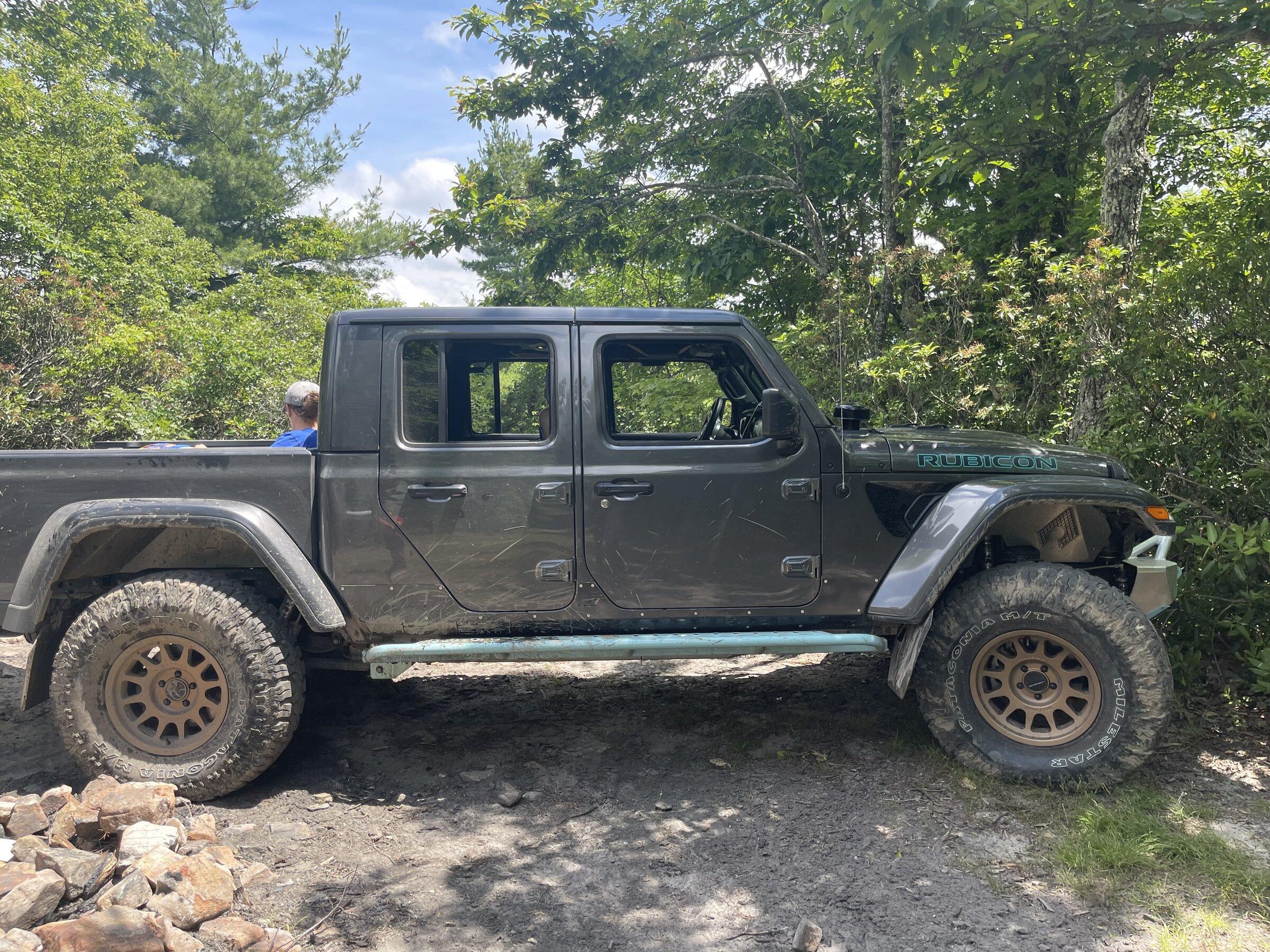 Jeep Gladiator 4" or 6" lift? This is my first Jeep, so many options. F1BC0F65-9195-40EA-B440-981EE6ACED5B