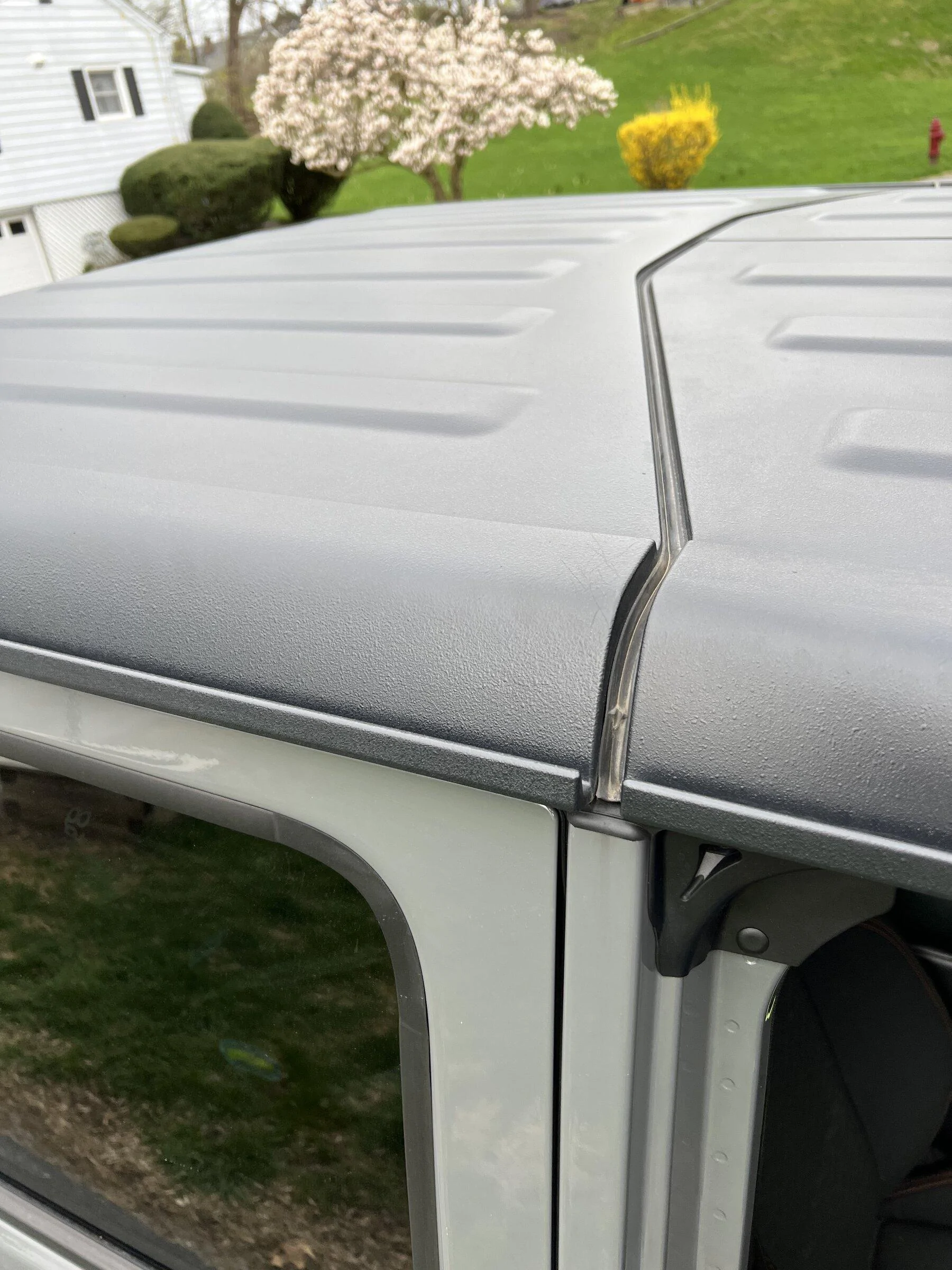 Jeep Gladiator Hard top panel gap CDBBCEE4-FF4E-47D8-96EB-7EBA936AD6ED