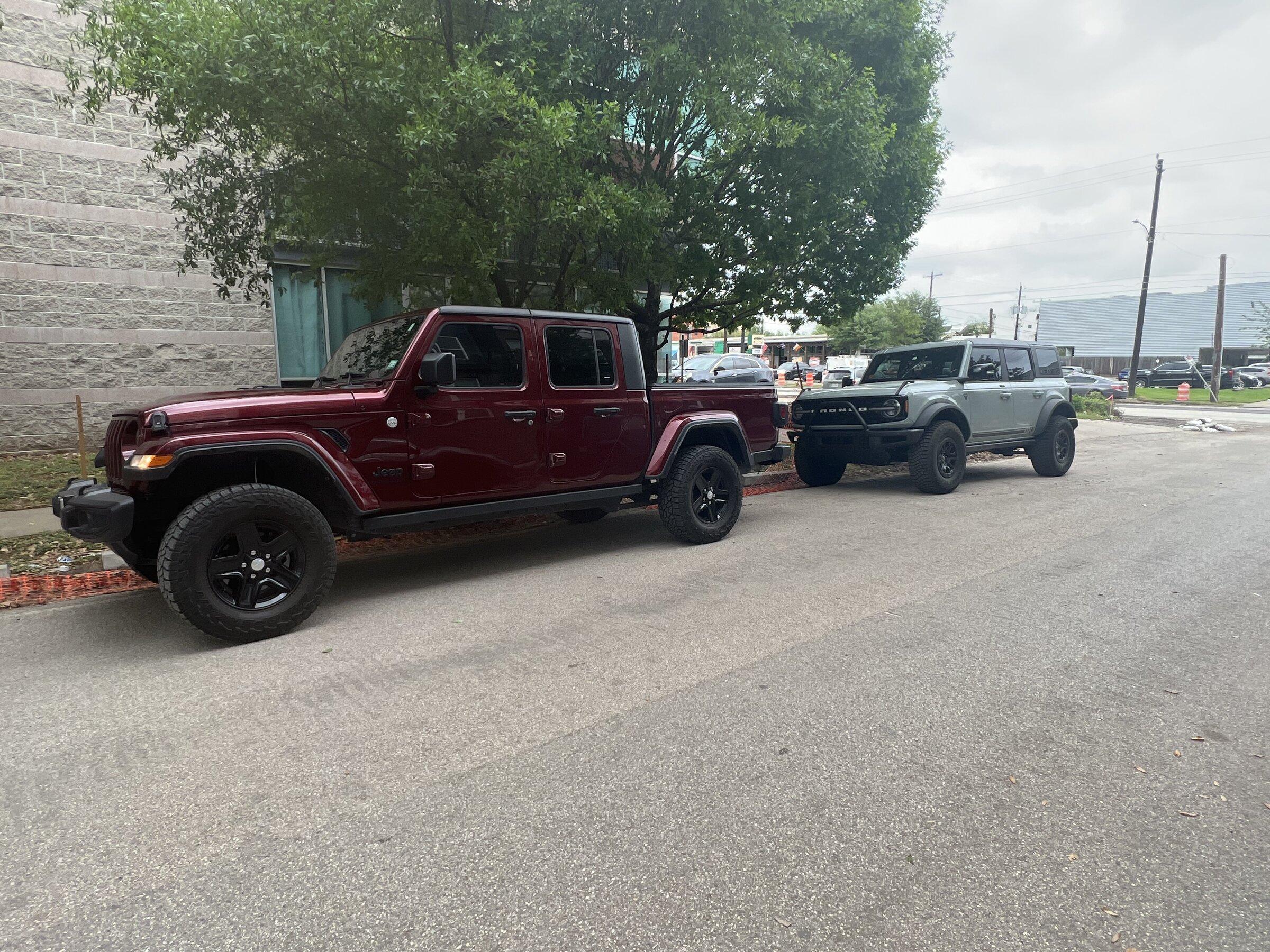 Jeep Gladiator Pics Request: Rough Country 2.5” level kit and 3/4” daystar spacer B21FE334-B258-43A0-81B1-8C4CDDF79B6E