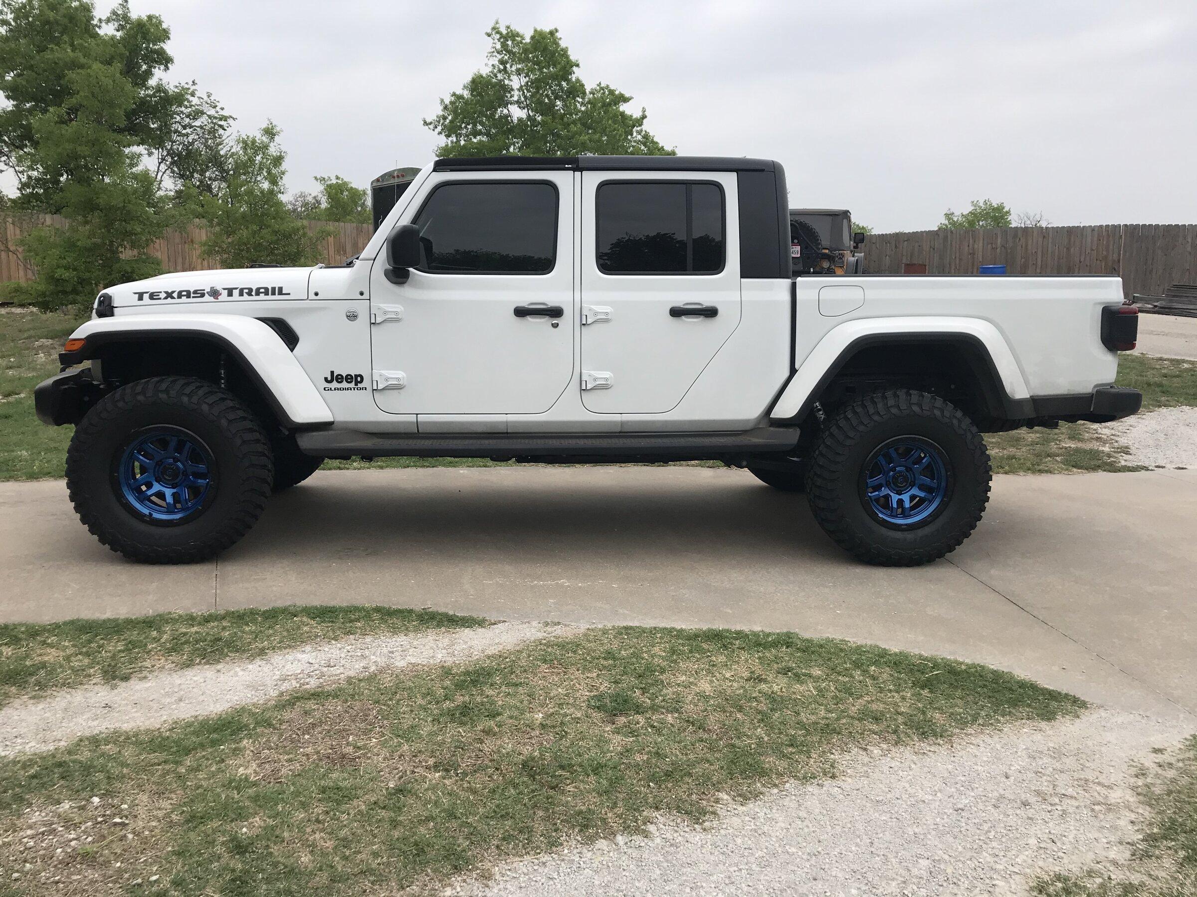 Jeep Gladiator Cubic Money B491D7B1-92D1-4091-982C-9375D5982536