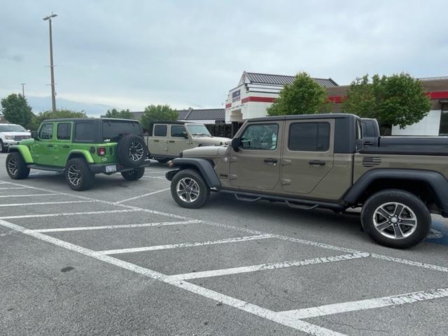 Jeep Gladiator Jeeps Parking Next To Jeeps Jeeps parking next to Jeeps