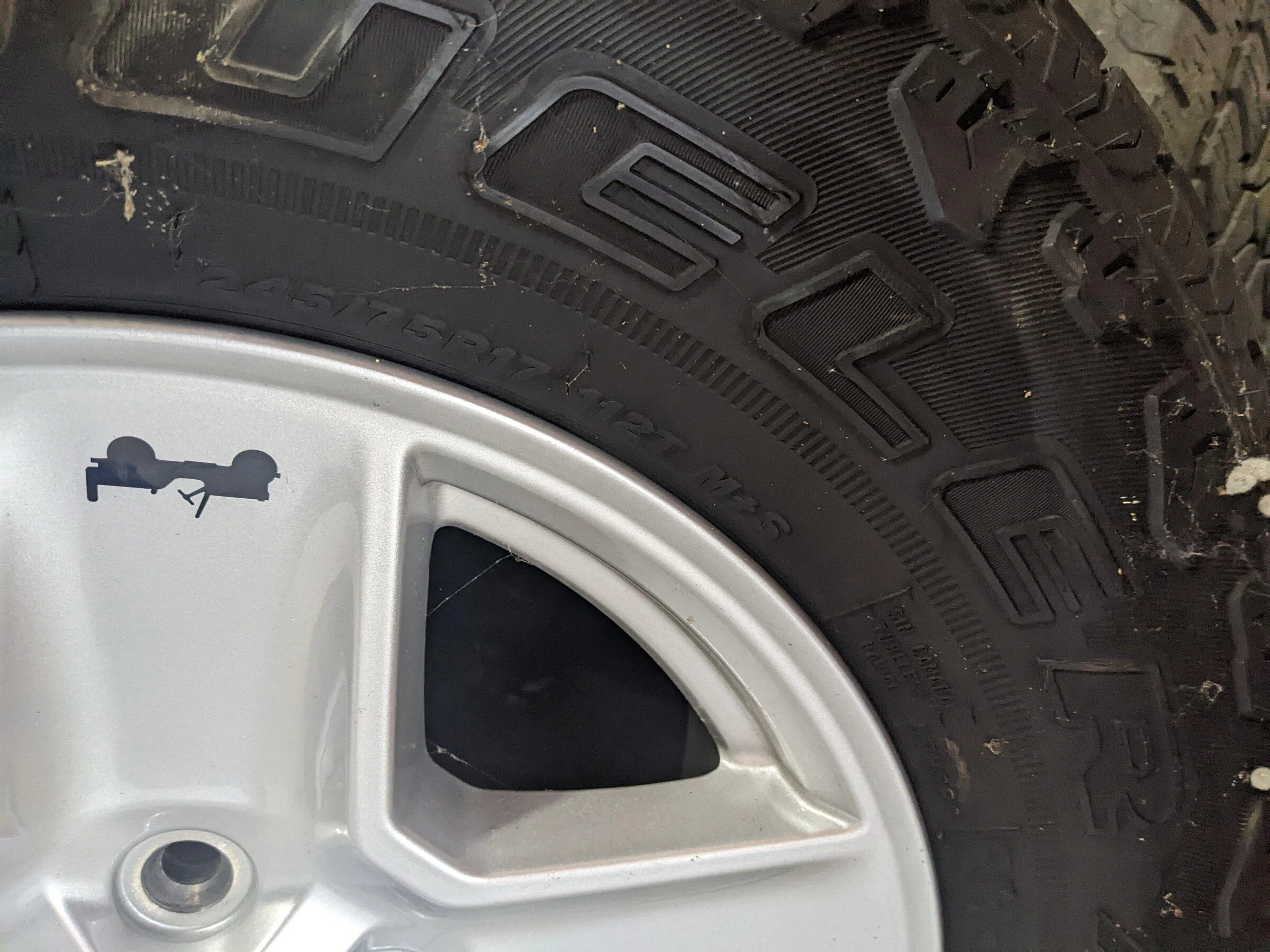 Jeep Gladiator Max Tow Sport Tires and Rims with TPMS PXL_20220417_211050368