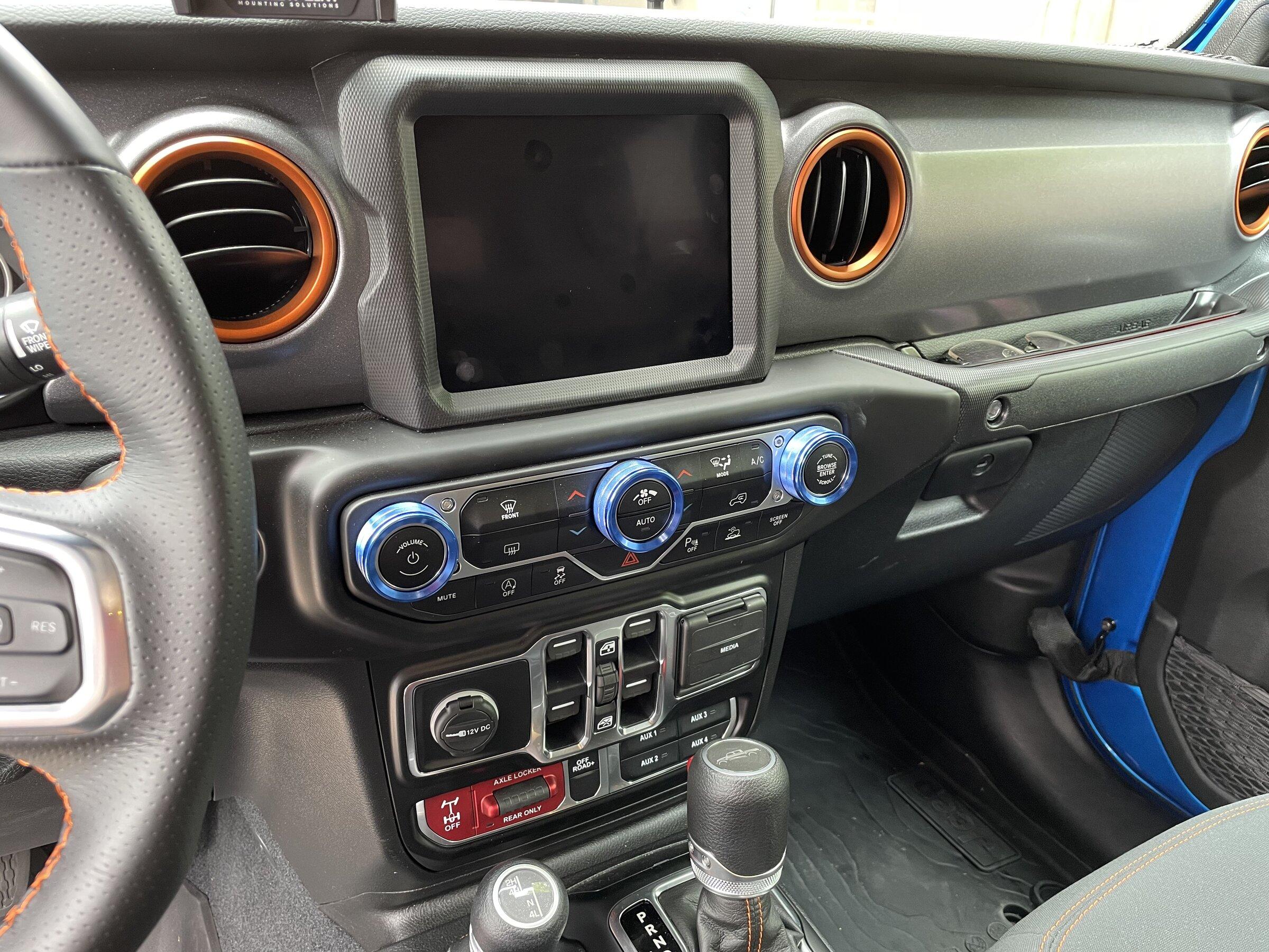 Jeep Gladiator Interior Mods F4BEE968-DEBE-40A1-B3A4-739E9E06718B