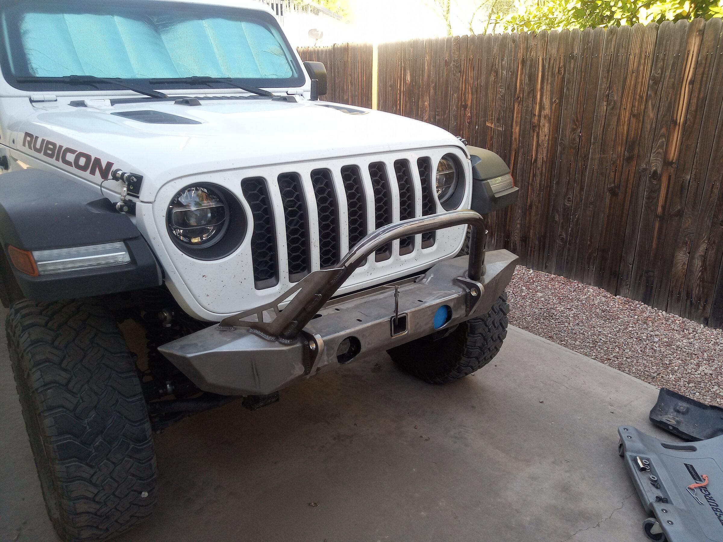 Jeep Gladiator Front bumper with integrated receiver IMG_20220417_174222