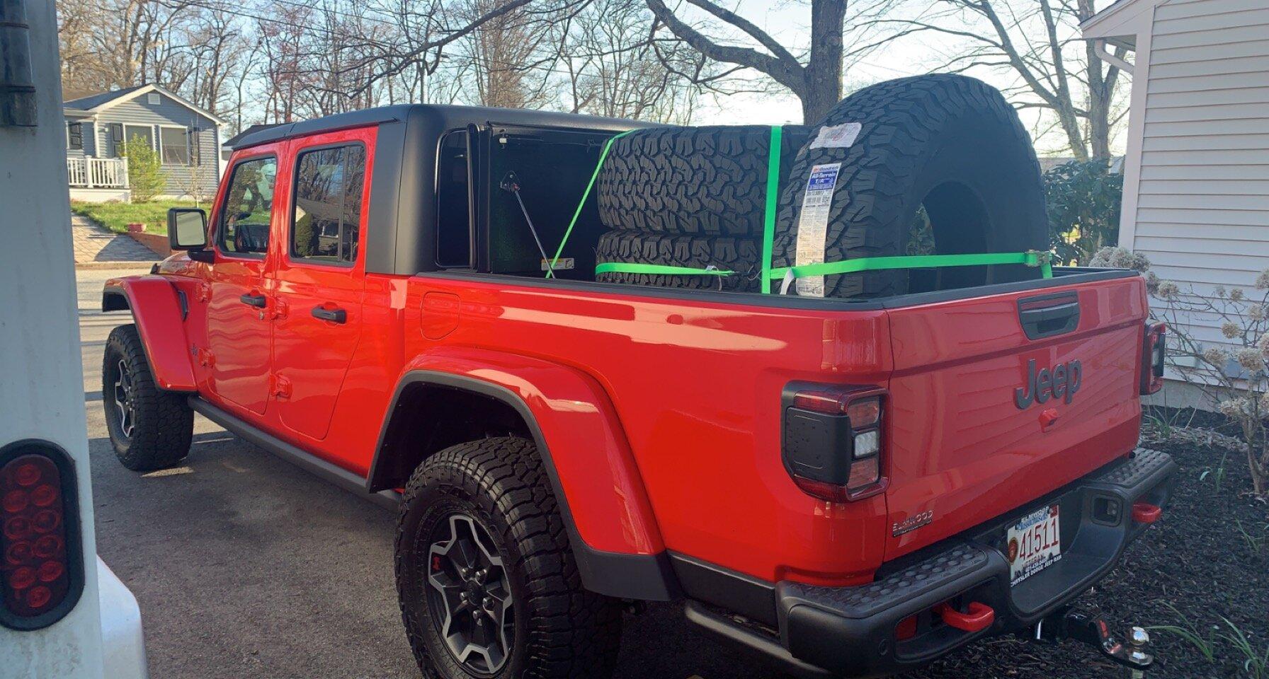Jeep Gladiator Anyone with the BFG KO2 39x13.5r17? IMG_6336.JPG