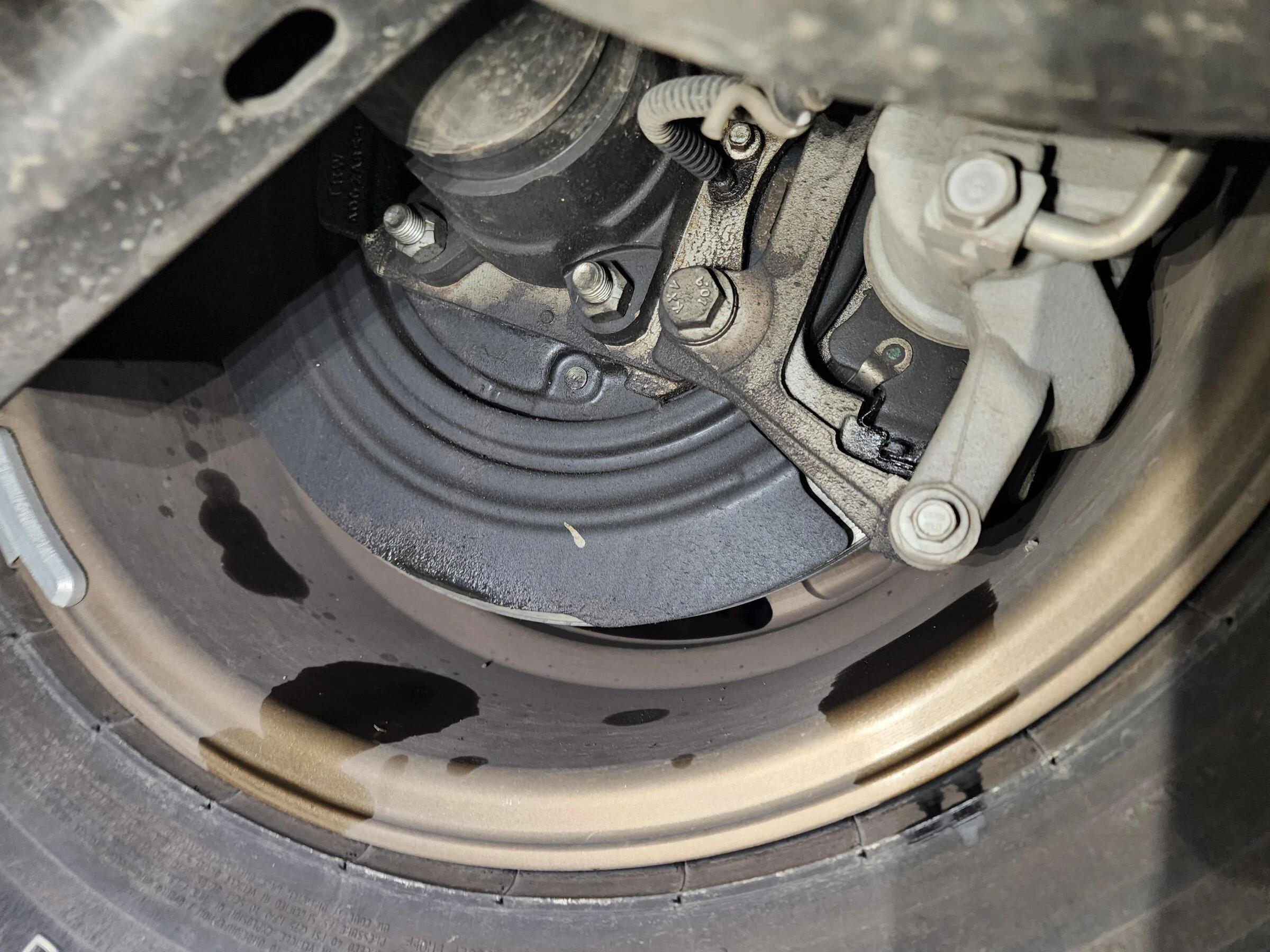 Jeep Gladiator Leaking axle seal? 20220418_141822