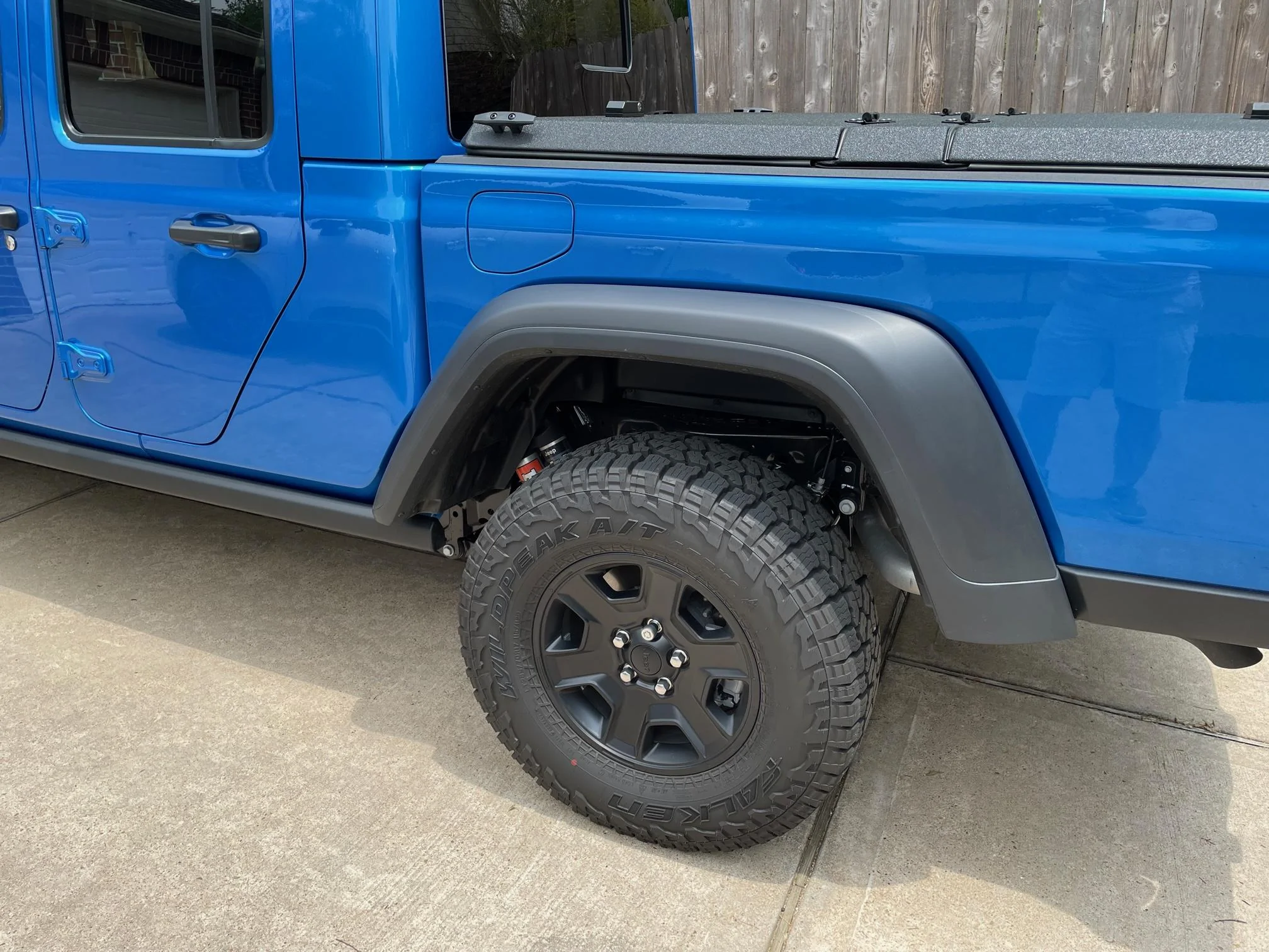 Jeep Gladiator Black Lug Nuts rear chrome lug nuts