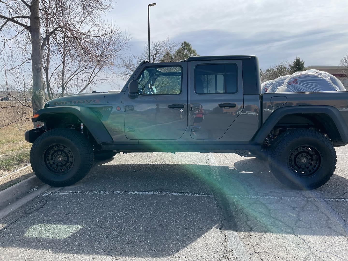 Jeep Gladiator Rocky Mountain High Mojave 4E288C3D-6731-4E7D-8C89-7255F6B5B055