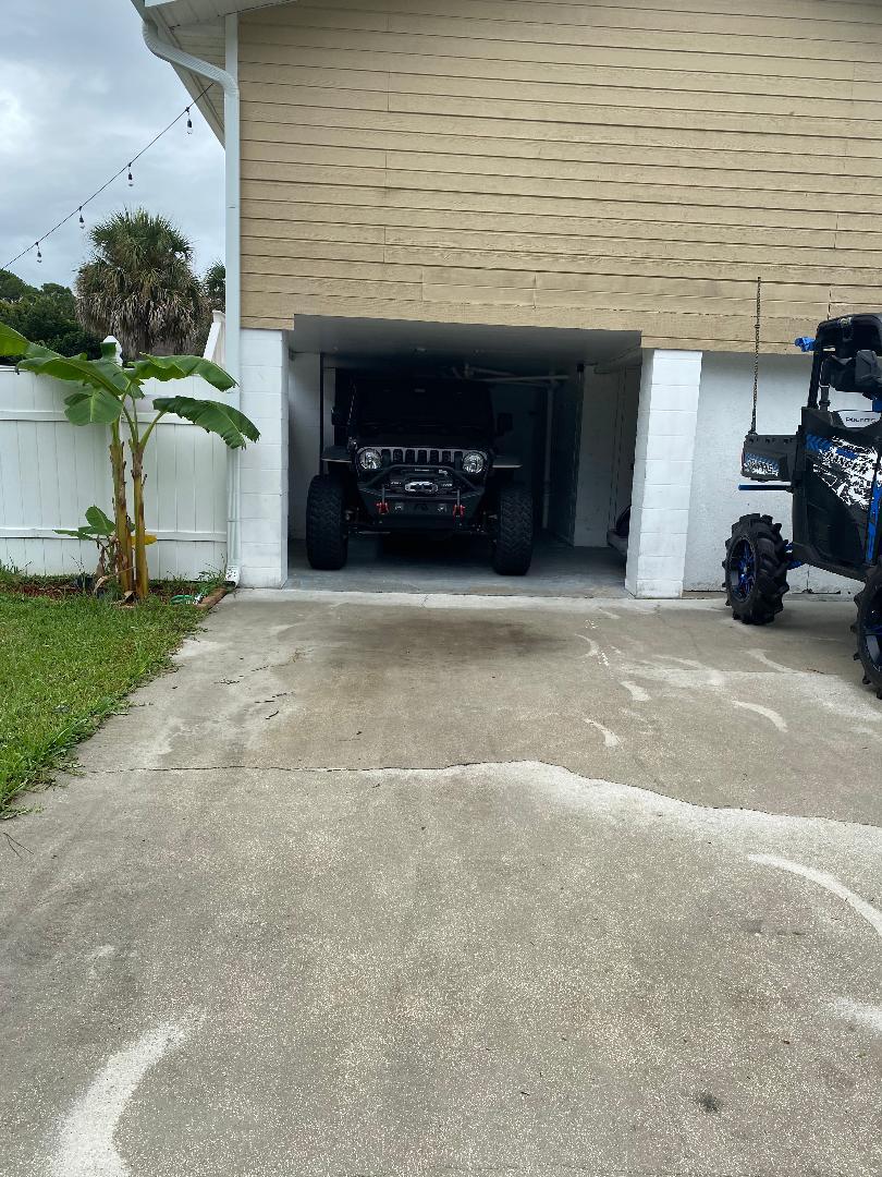 Jeep Gladiator Photo challenge.. Show me your Gladiator in your garage. thumbnail (10)