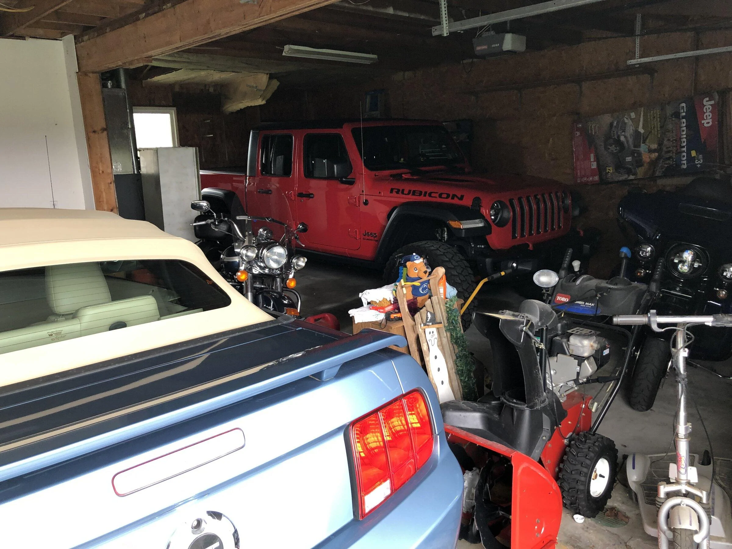 Jeep Gladiator Photo challenge.. Show me your Gladiator in your garage. EF7446C8-3E3F-465E-9A27-D165CE98D11C