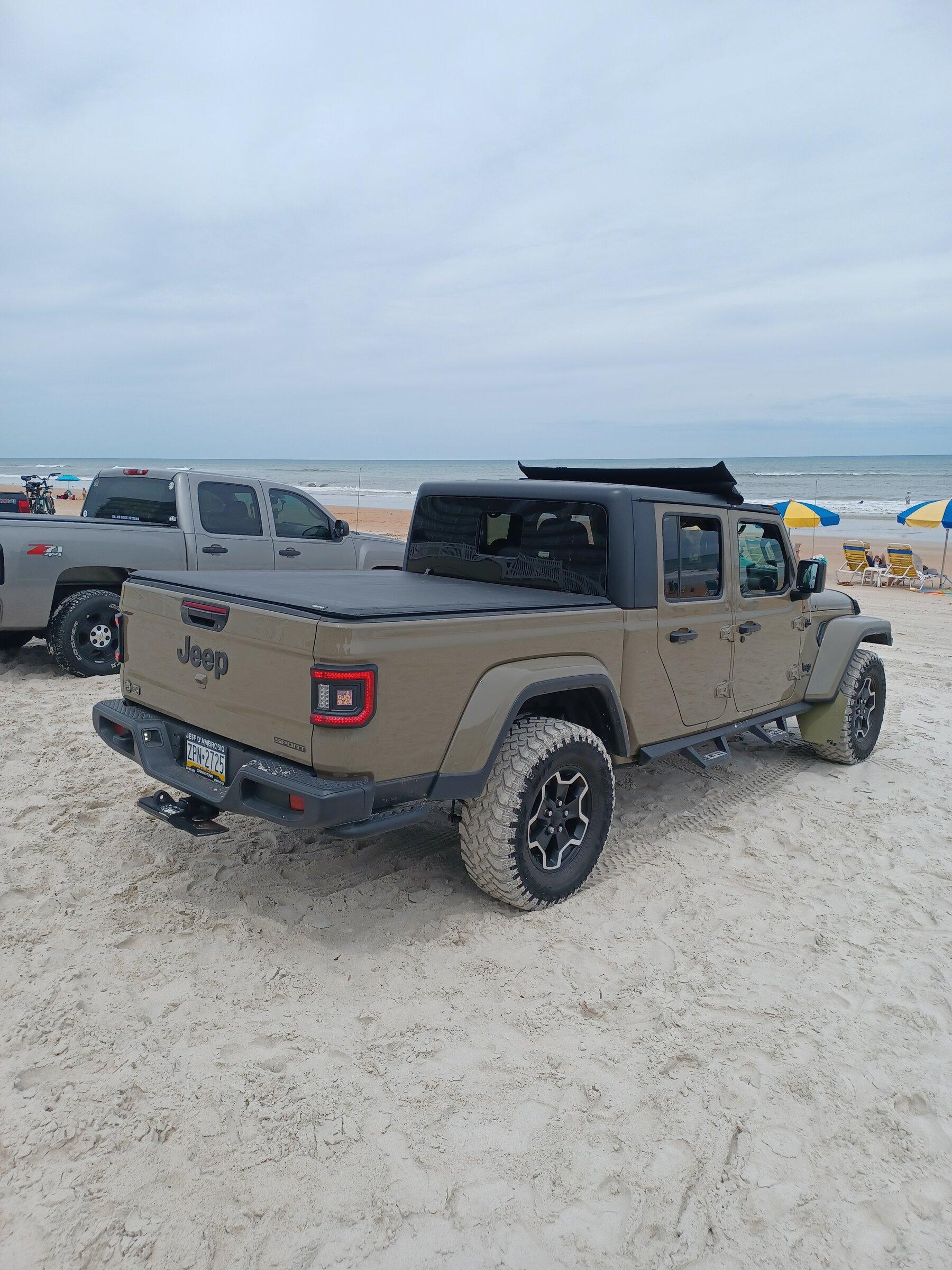 Jeep Gladiator Lets see those Gladiator Beach pics 20220418_141451