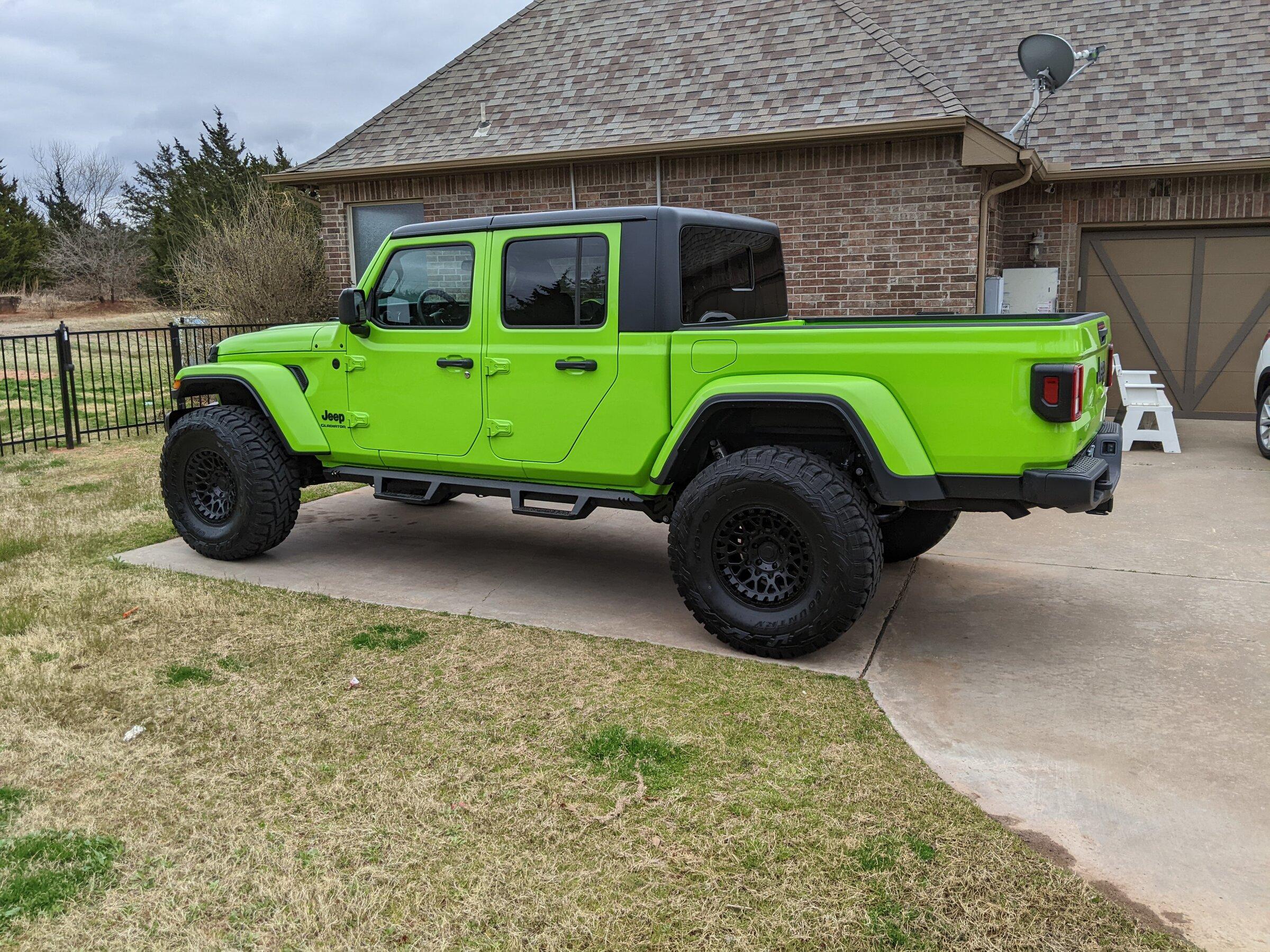 Jeep Gladiator SHOW ME 37S 2 INCH MOPAR LIFT ON A NON RUBICON PXL_20220331_153247339