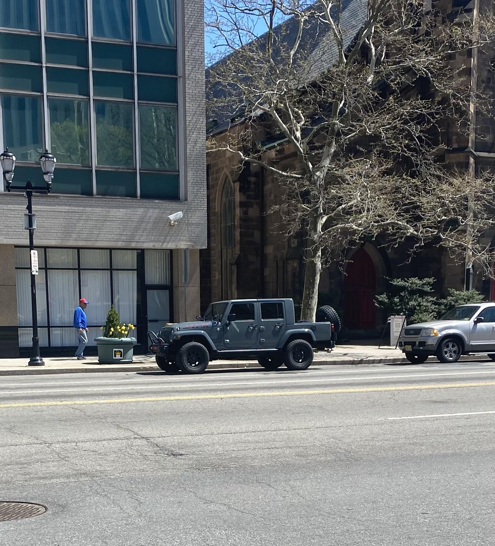 Jeep Gladiator What is going on here? 05B4825E-41F5-463E-B07C-14E27D94BBAF
