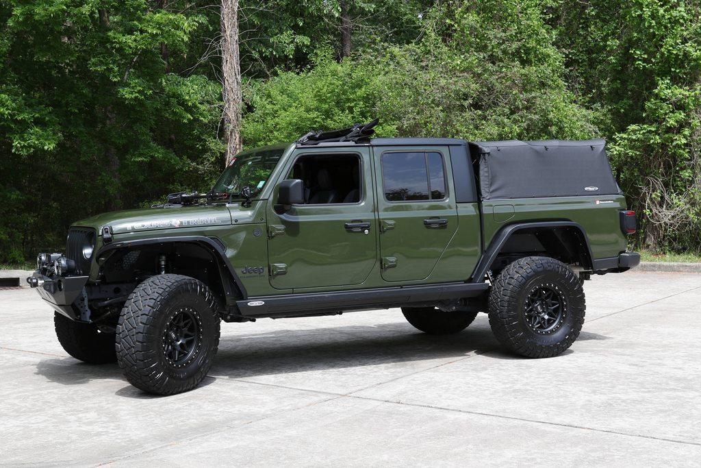 Jeep Gladiator Softopper and BedRug installed 7Ckr5f6h