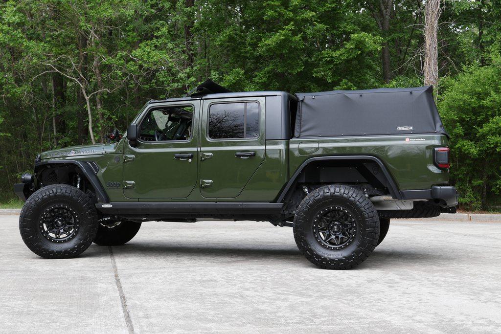 Jeep Gladiator Softopper and BedRug installed niQ60YGh