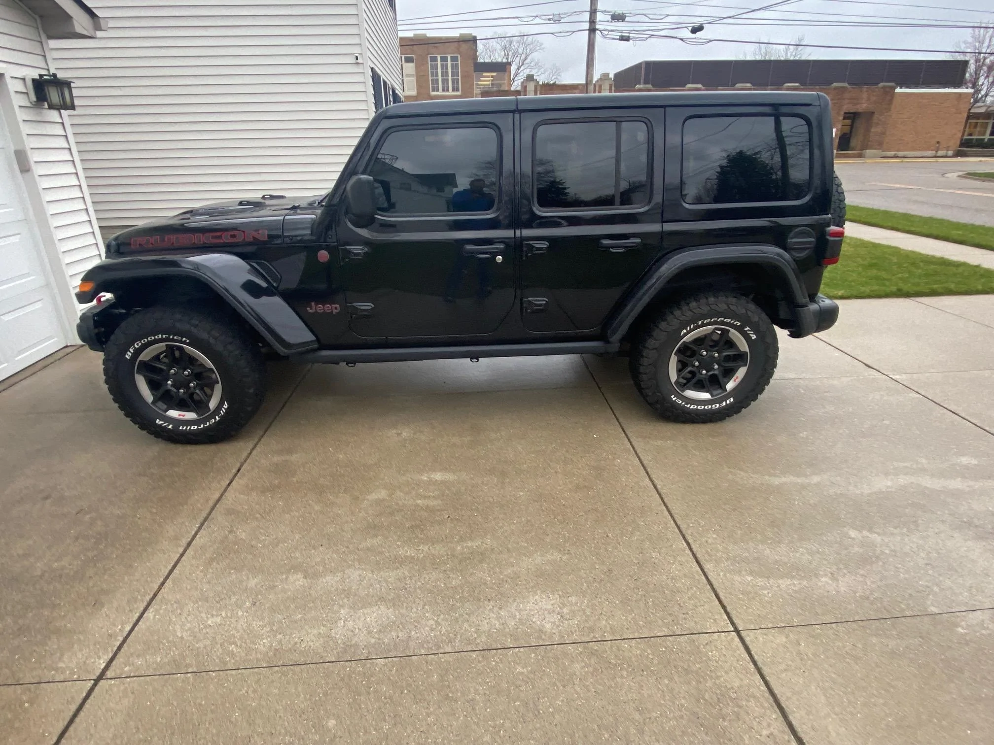 Jeep Gladiator Rubicon Wheels  and Tires $800 IMG_7545