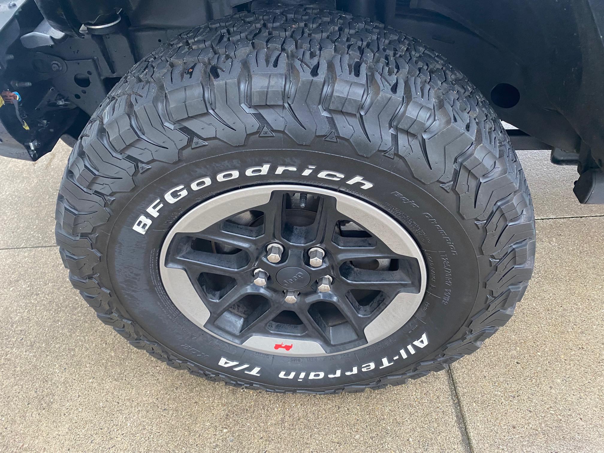 Jeep Gladiator Rubicon Wheels  and Tires $800 IMG_7544