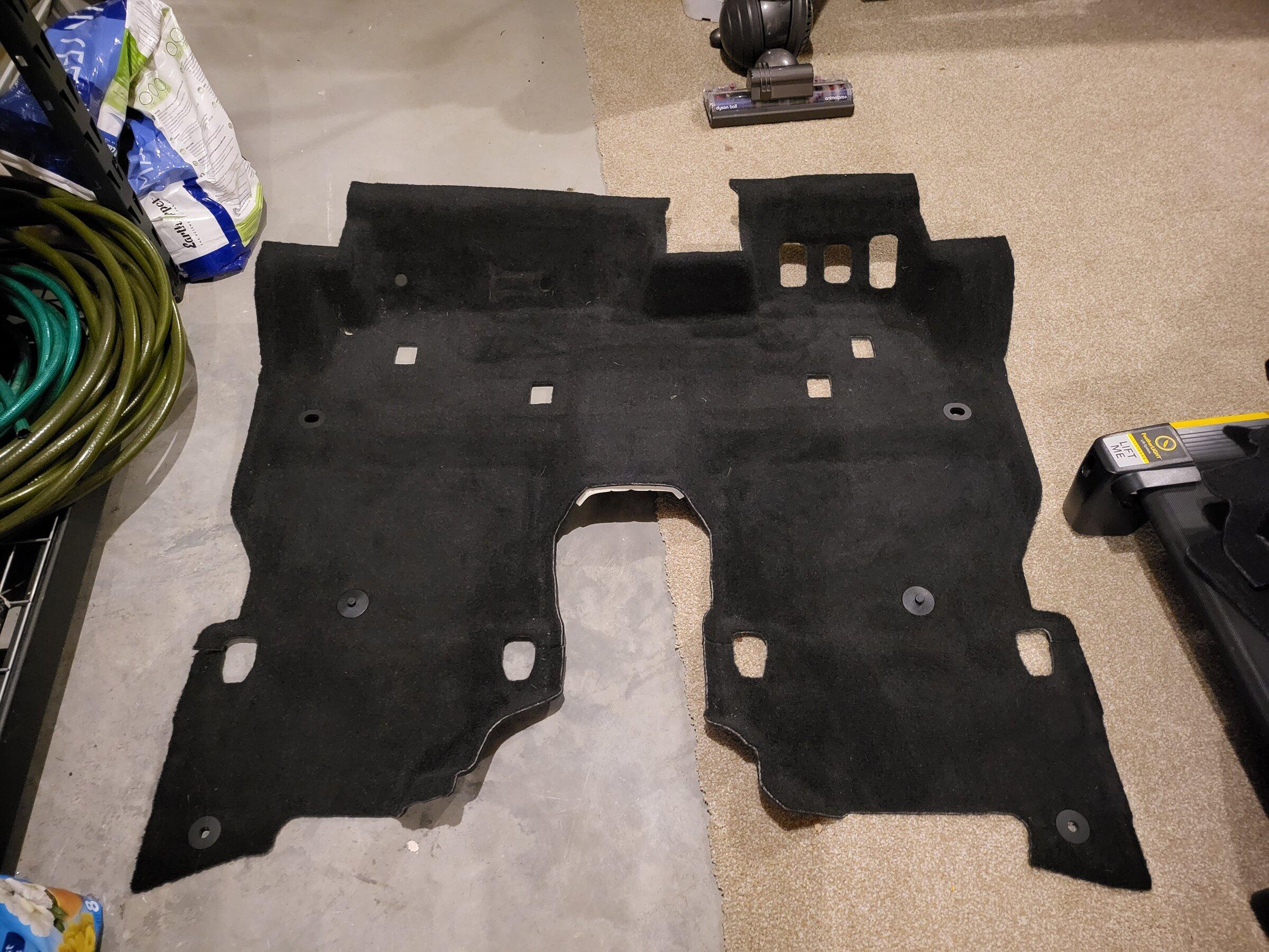 Jeep Gladiator JT Rubicon Diesel carpet and floor mat set 20211206_082045