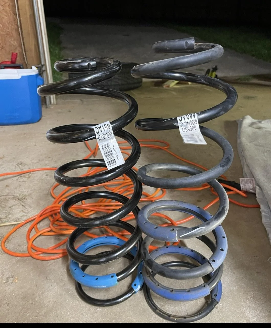 Jeep Gladiator Rubicon Take-Off Springs Shorter than Overland 4B5A0CF6-6B51-45B7-9D01-5A7BA744C214