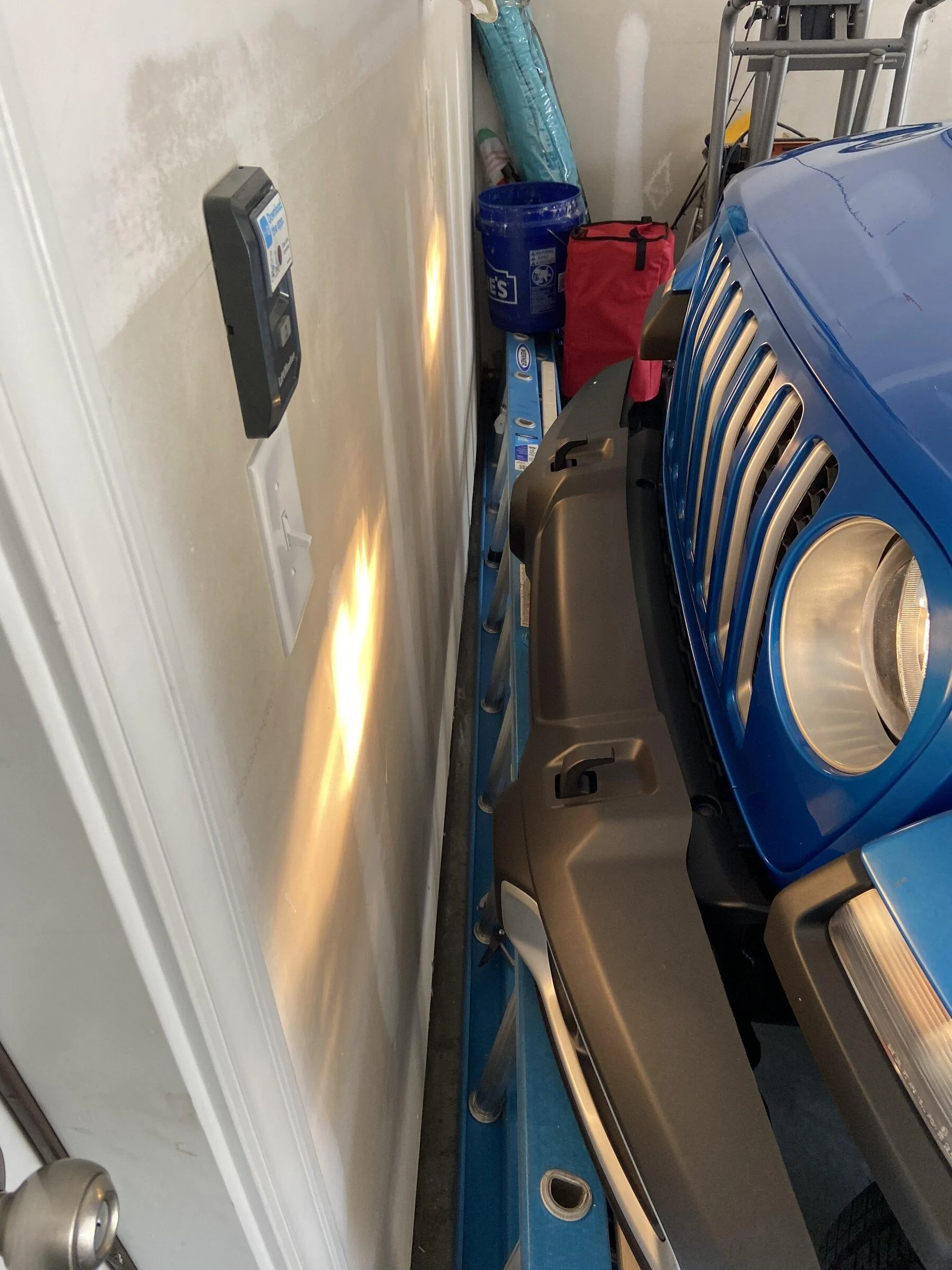 Jeep Gladiator Photo challenge.. Show me your Gladiator in your garage. B83002DE-9AD5-4710-A9E2-D9147239620D