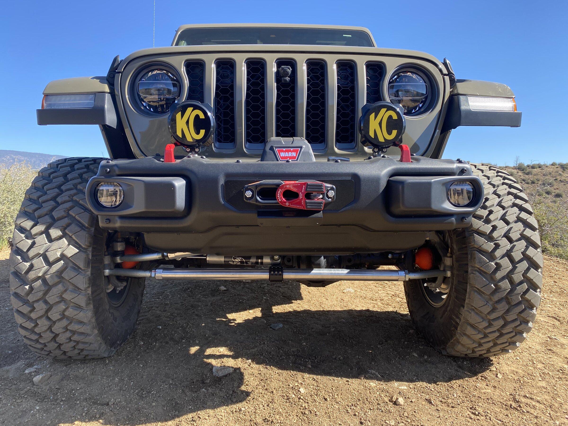 Jeep Gladiator Jeep Steel Mopar Front Bumper & Warn Winch Plate IMG_3449
