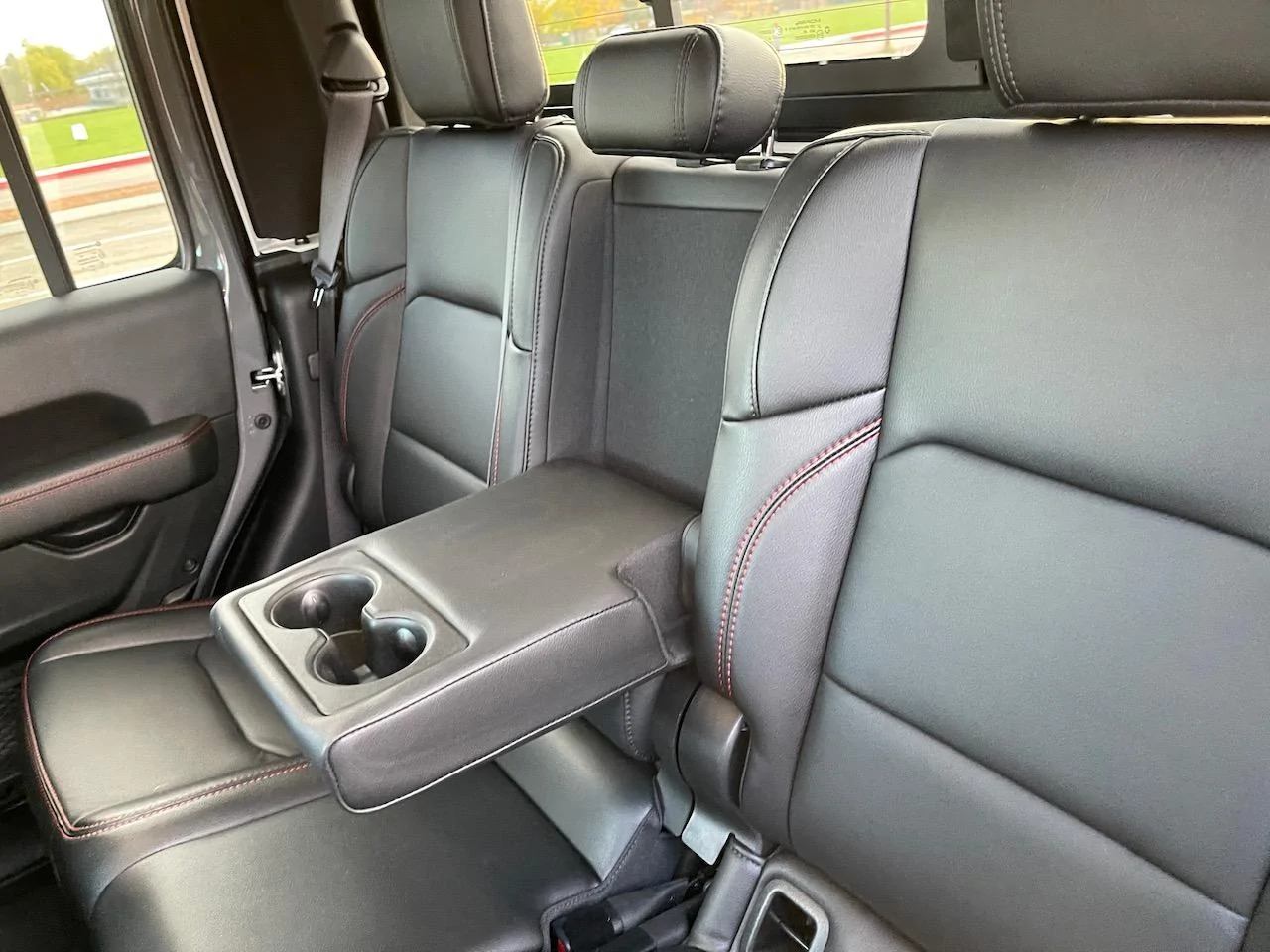 Jeep Gladiator 2021 Sting Gray Rubicon: Loaded $53K back seats