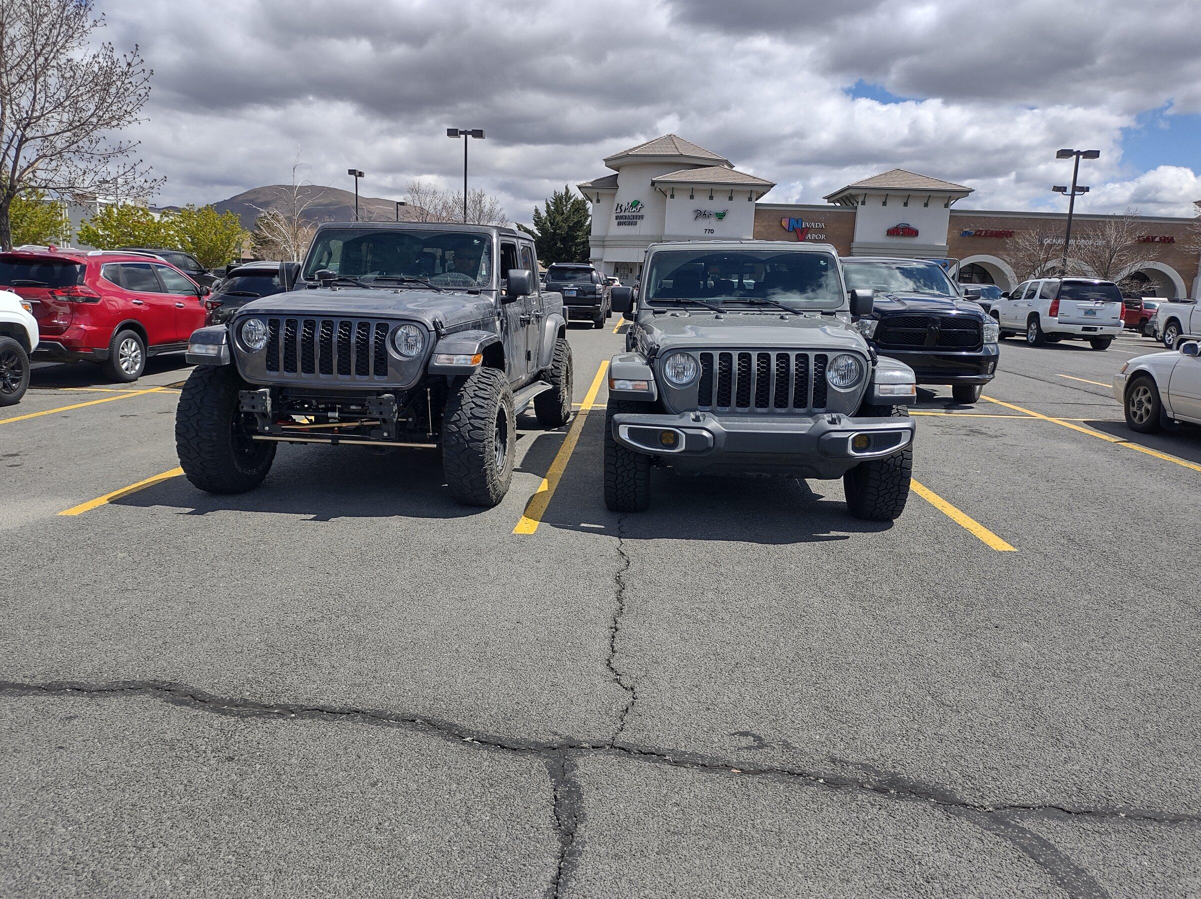 Jeep Gladiator Jeeps Parking Next To Jeeps IMG_20220422_122359925_HDR