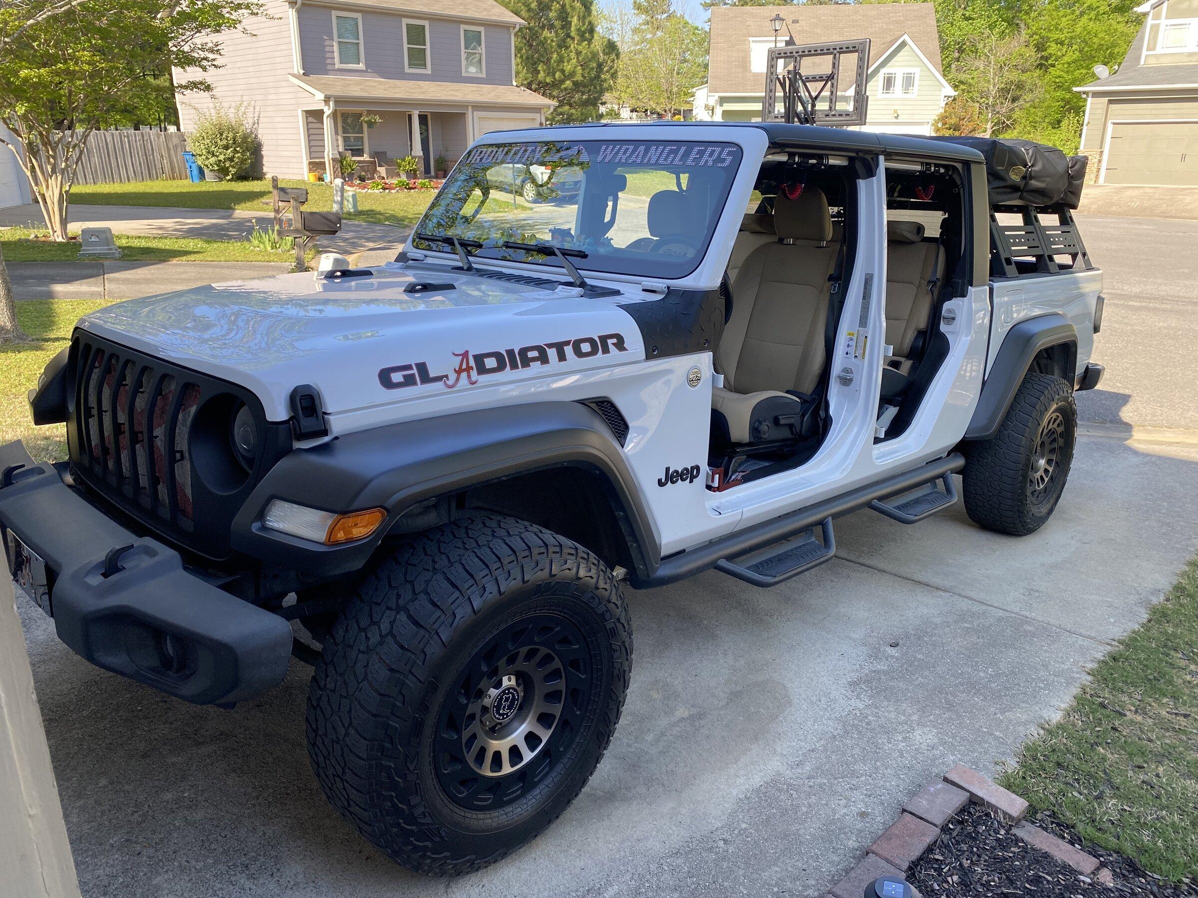 Jeep Gladiator BRIGHT WHITE Gladiator JT Club 3DB65C46-E742-4D3B-A70C-BA2D0AC51ED3