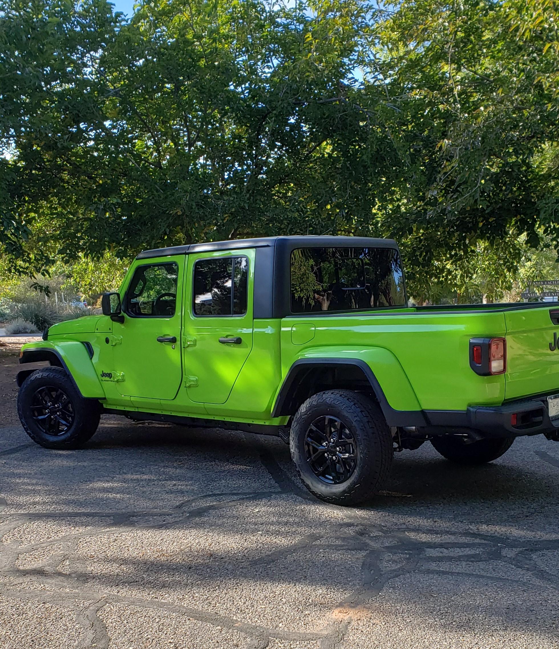 Jeep Gladiator Whats the best color combo? 20211022_161220