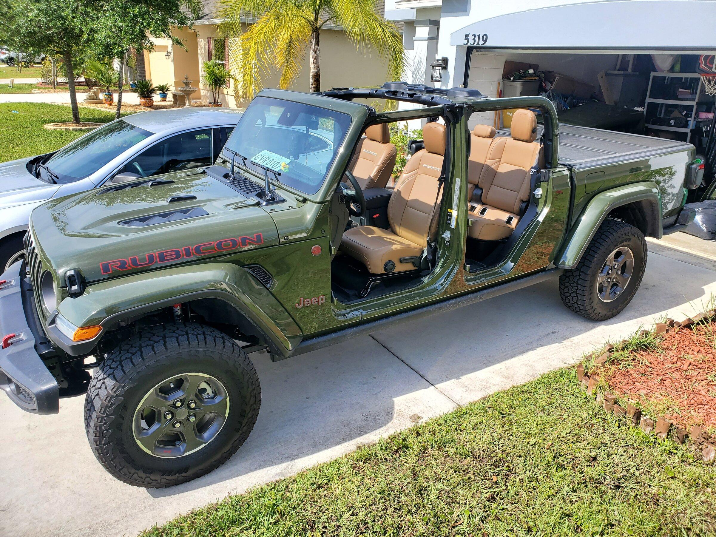 Jeep Gladiator Whats the best color combo? 20220413_160759