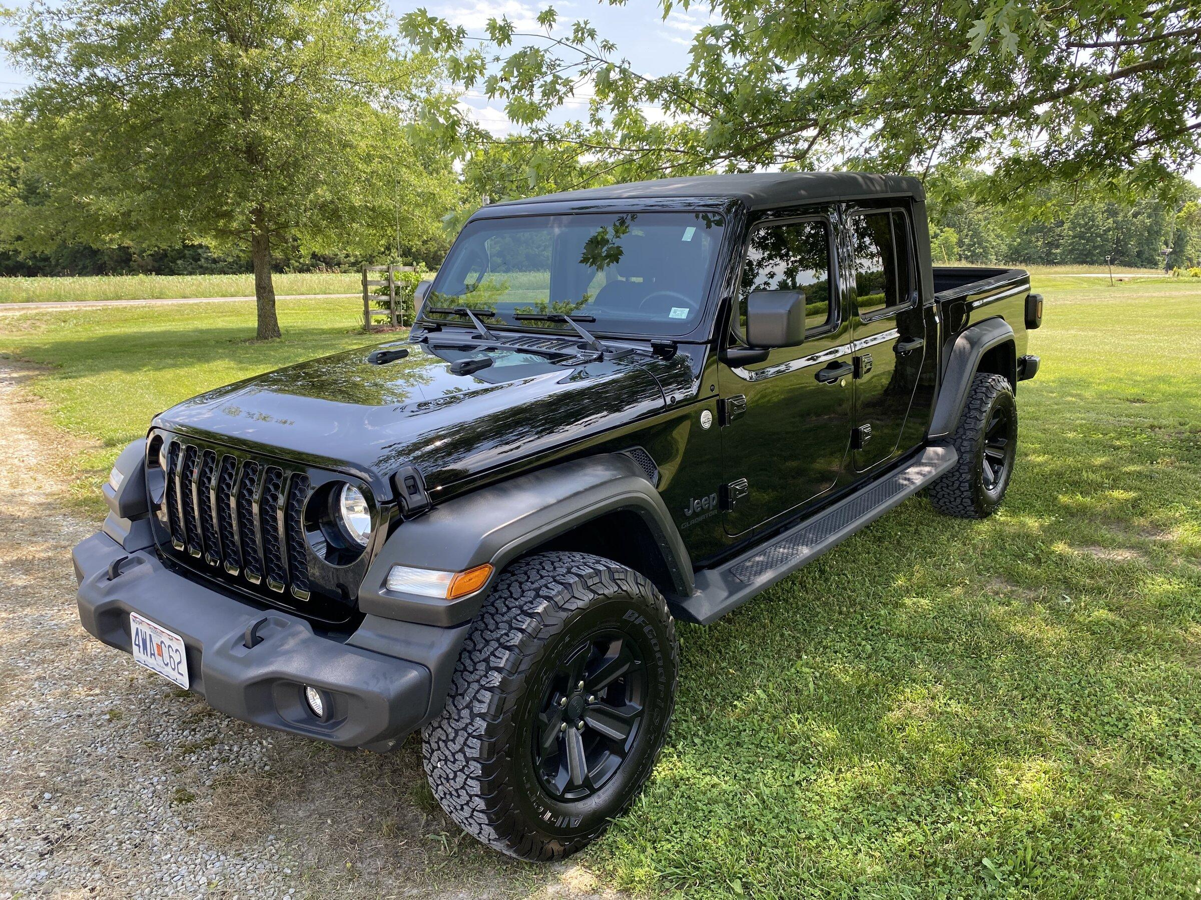 Jeep Gladiator Whats the best color combo? 2862E5A2-914D-4134-91FA-CBE3F3817FF3