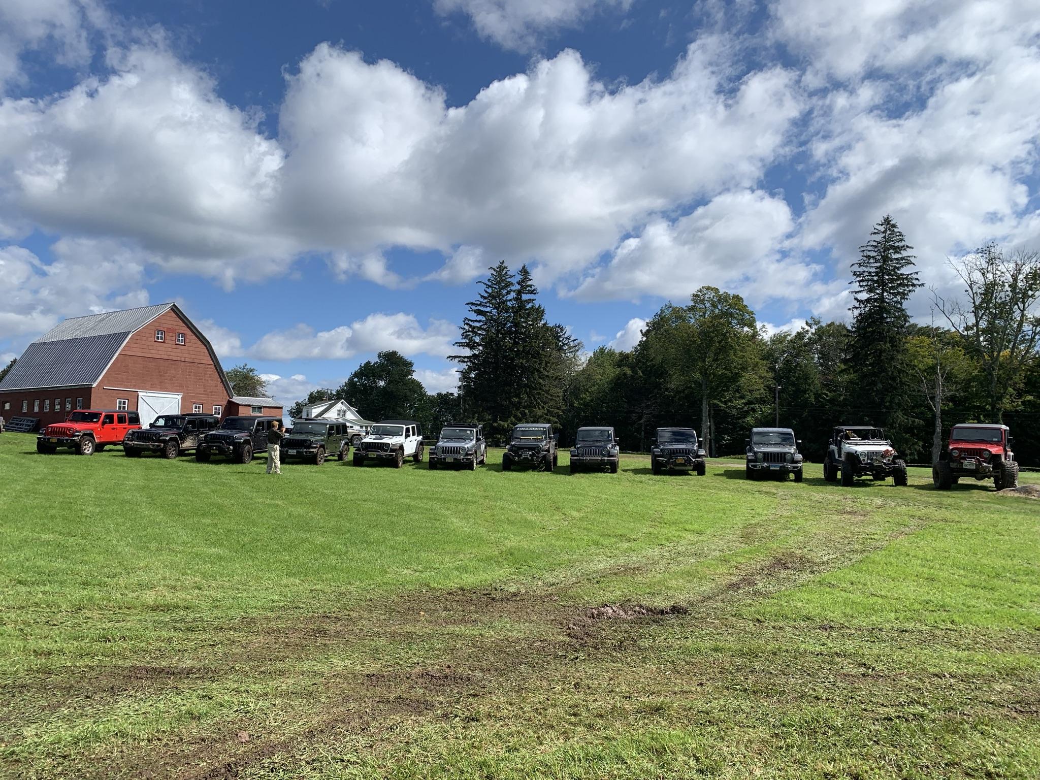 Jeep Gladiator Jeeps Parking Next To Jeeps IMG_4290.JPEG